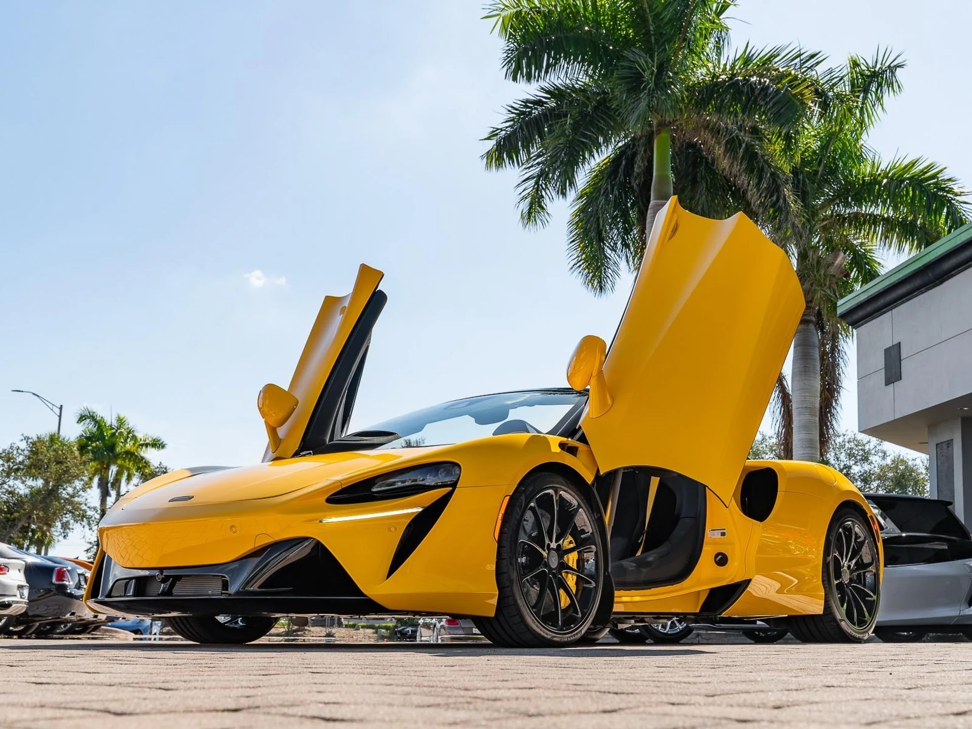 mph019_2998188962_Used_2025_Mc_Laren_Artura_Tech_Lux_1764082928_e13ee882b8