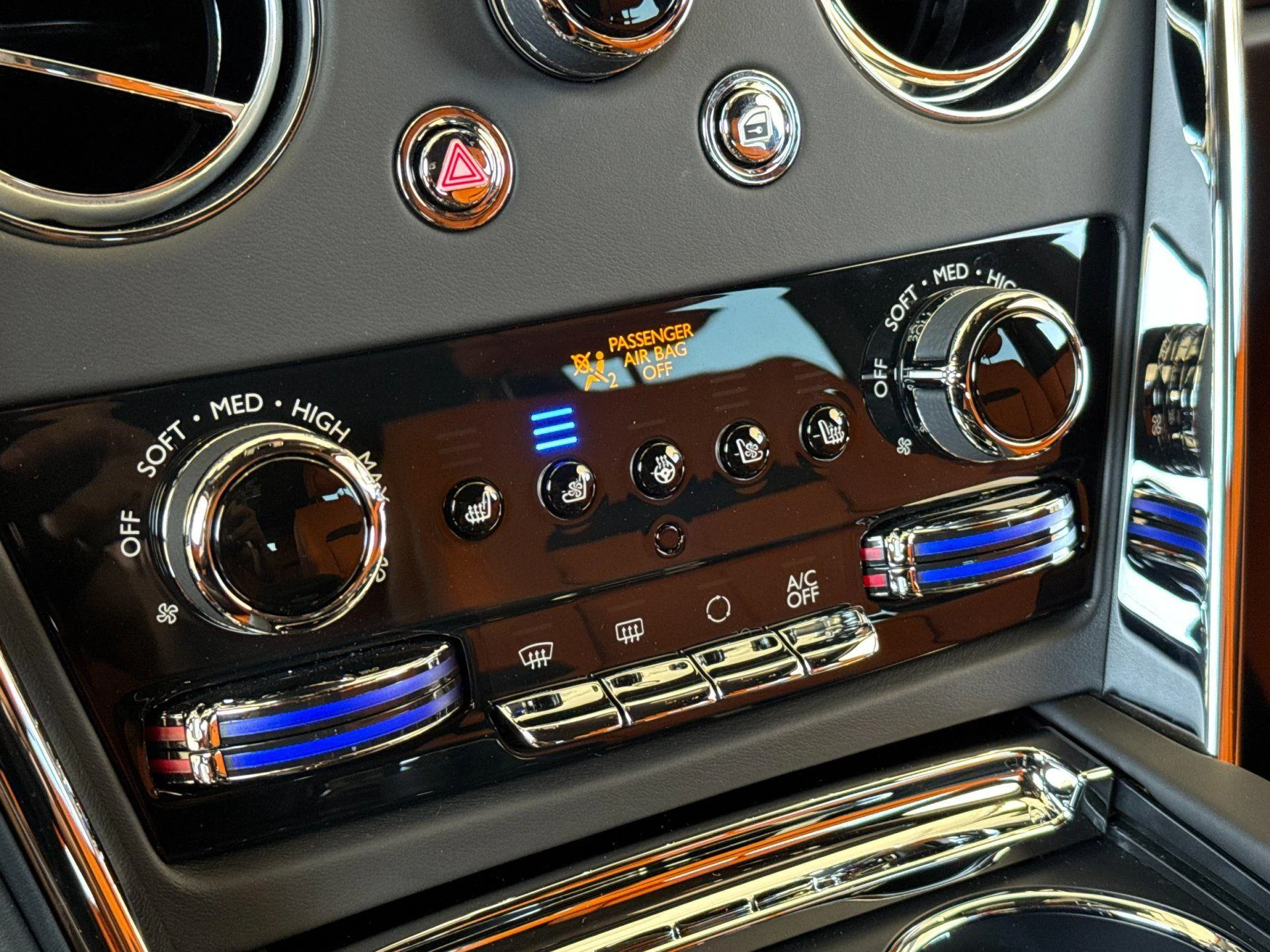 mph019_2998617844_New_2027_Rolls_Royce_Cullinan_Sport_Utility_1786096207_07ddf6e987