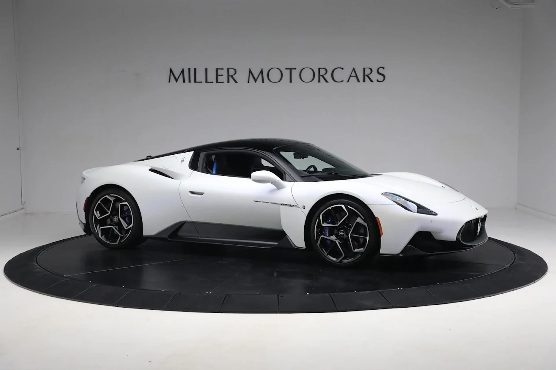 mph019_300718839_Used_2022_Maserati_MC_20_f5a7420801