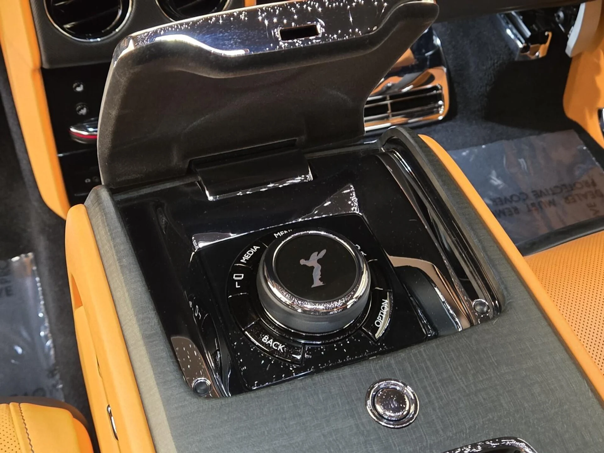 mph019_3009272492_Used_2022_Rolls_Royce_Cullinan_1761806129_eb2a4f4fd8