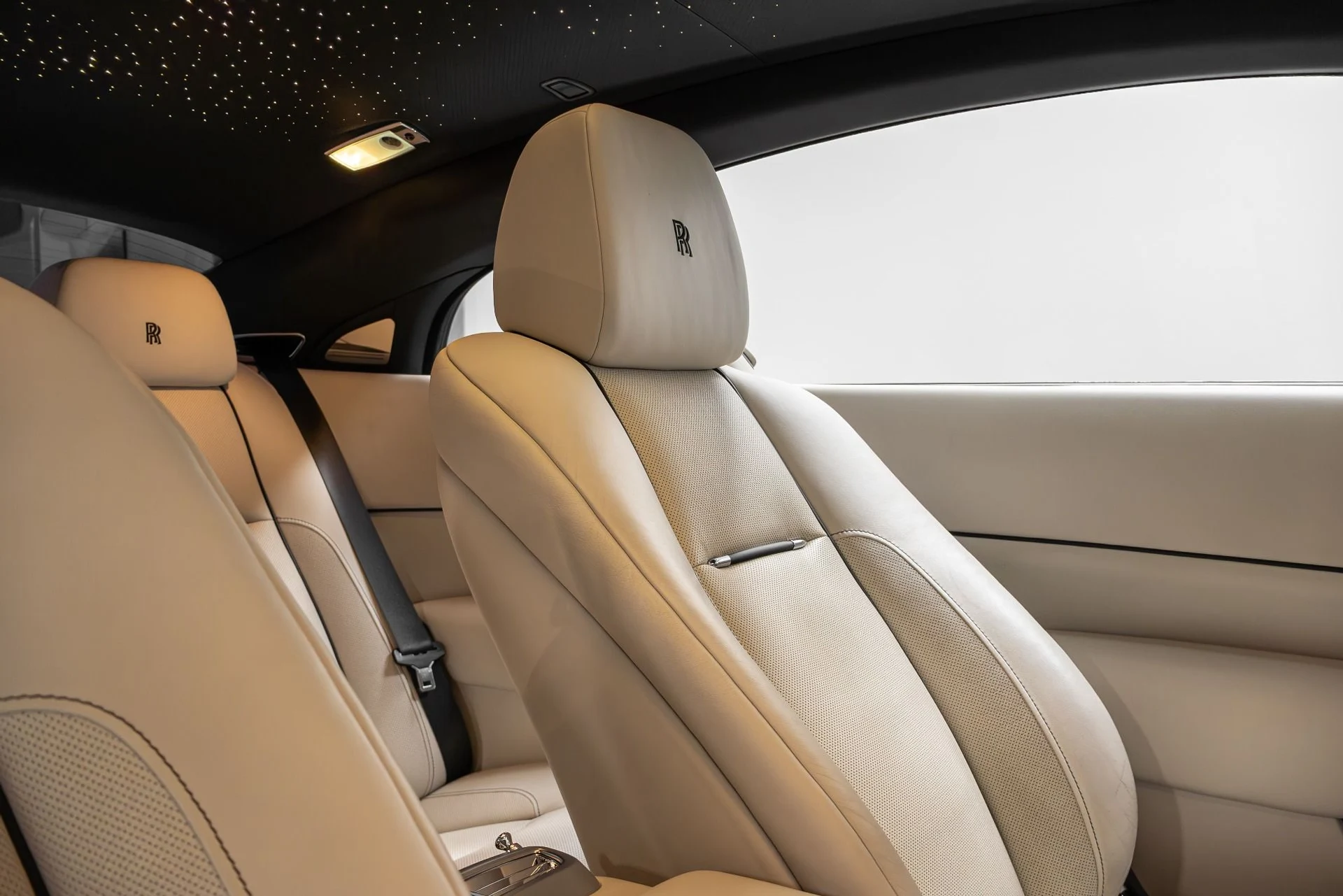 mph019_3010820101_Used_2016_Rolls_Royce_Wraith_1765322495_7ee5d97427