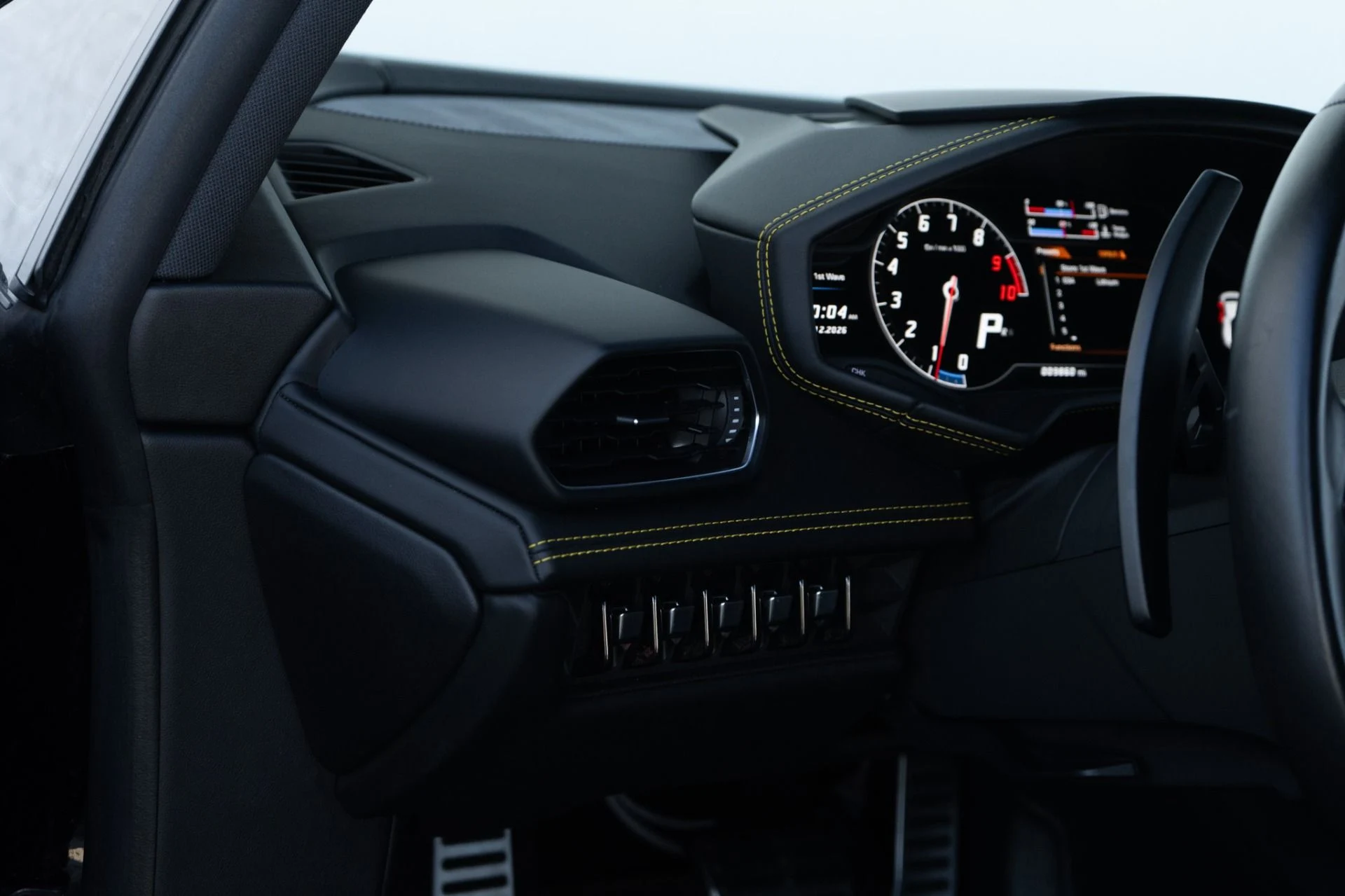 mph019_3014174679_Used_2015_Lamborghini_Huracan_LP_610_4_1768245751_7b59bcbe9f