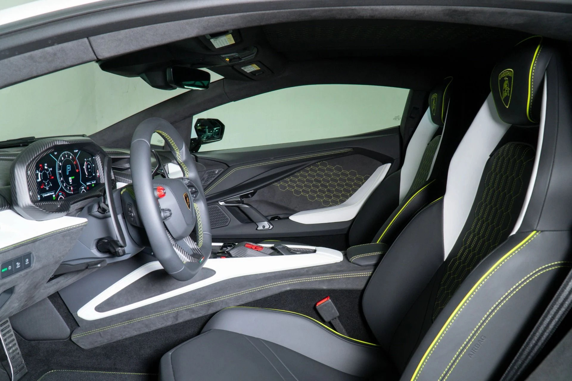 mph019_3015069223_New_2026_Lamborghini_Revuelto_1778722081_93eb944a50