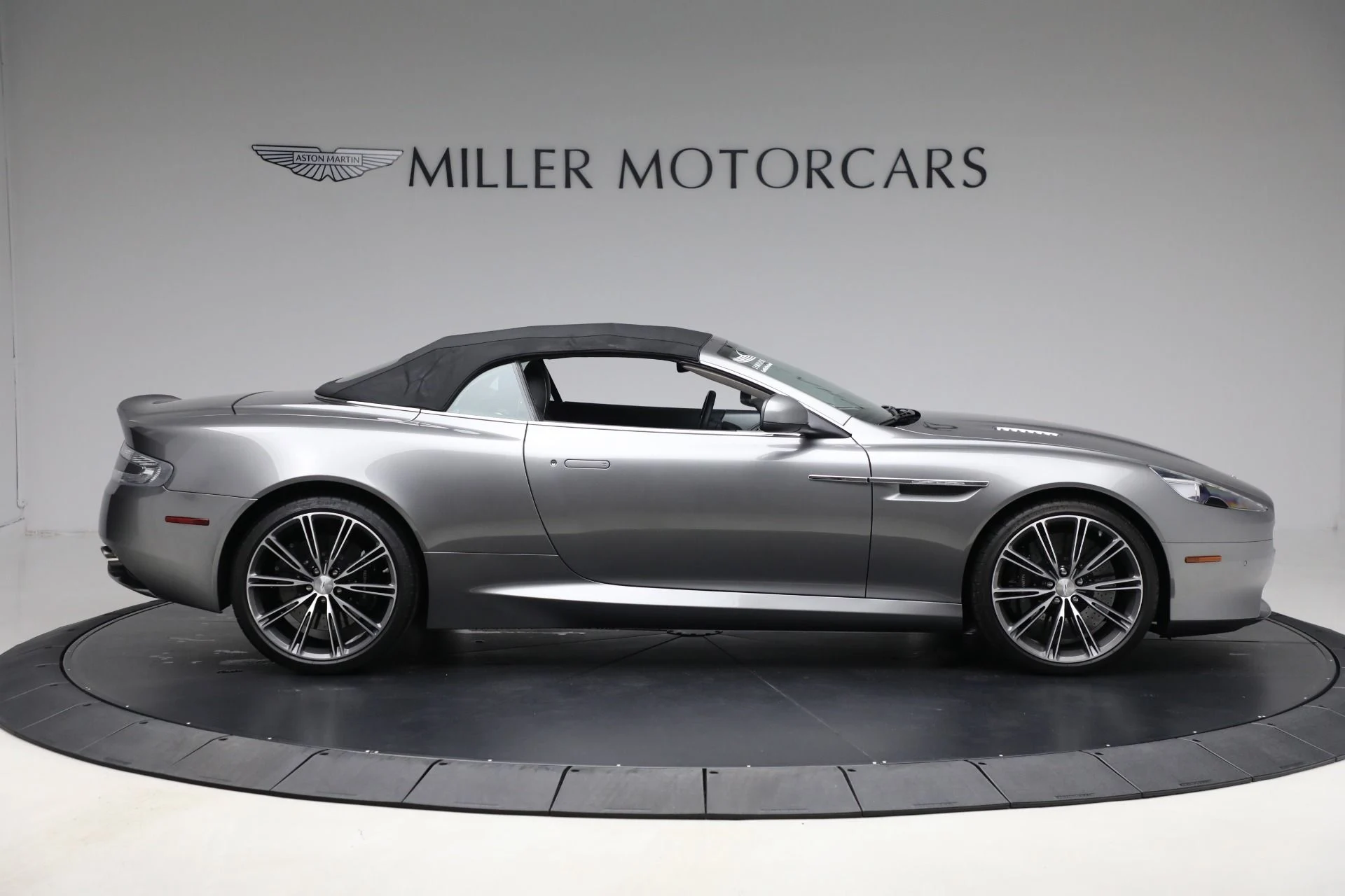 mph019_3020862107_Used_2015_Aston_Martin_DB_9_Volante_3598282f68