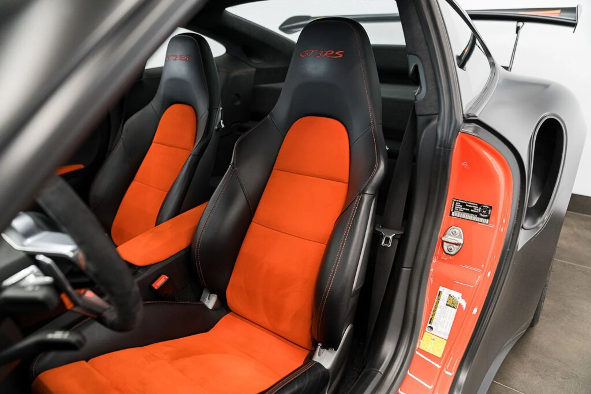 mph019_3026454013_porsche_911_2016_jpg_v_1758918548_2dc1f575a8