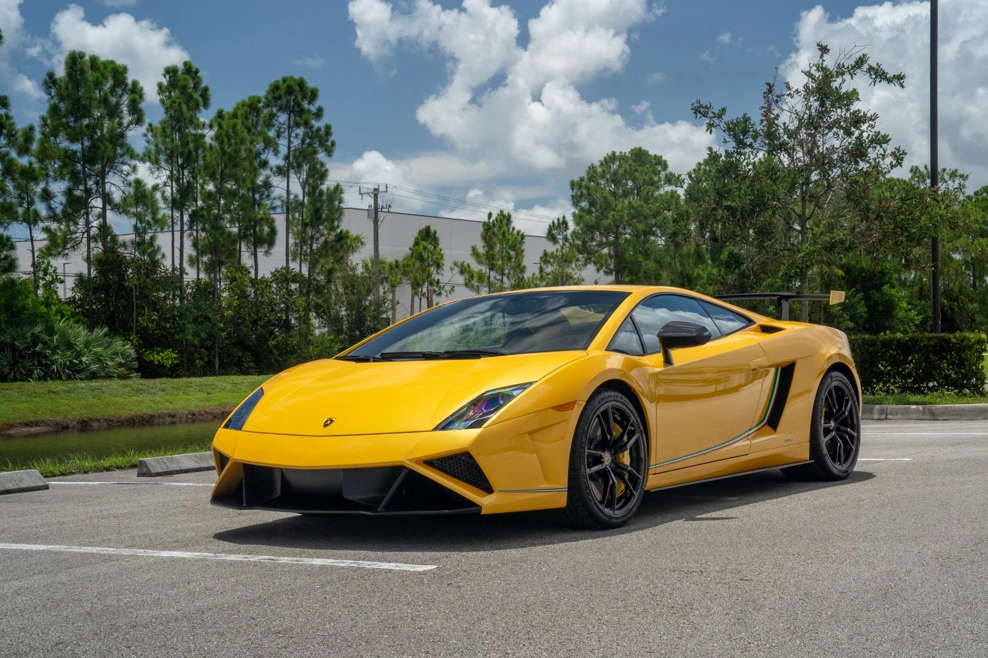 mph019_3028968452_Used_2014_Lamborghini_Gallardo_LP_570_4_Squadra_Corse_1755030125_9c6a9130e9