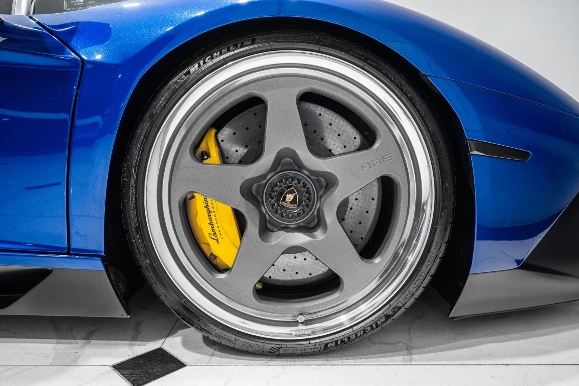 mph019_3043175340_Used_2016_Lamborghini_Aventador_LP_750_4_SV_Coupe_1783114458_9419a18764
