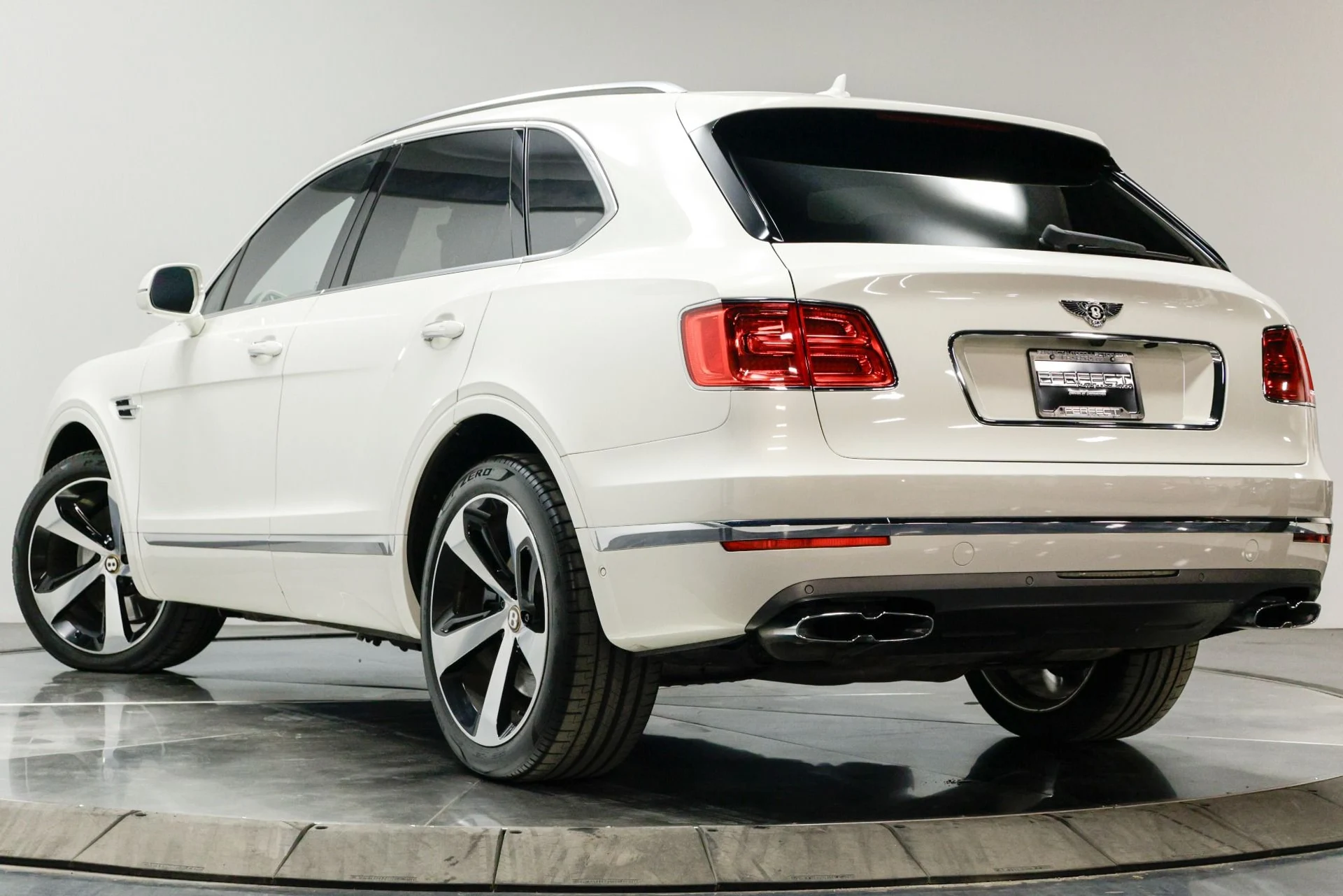 mph019_3046100045_Used_2020_Bentley_Bentayga_V8_1760480773_837147d60d