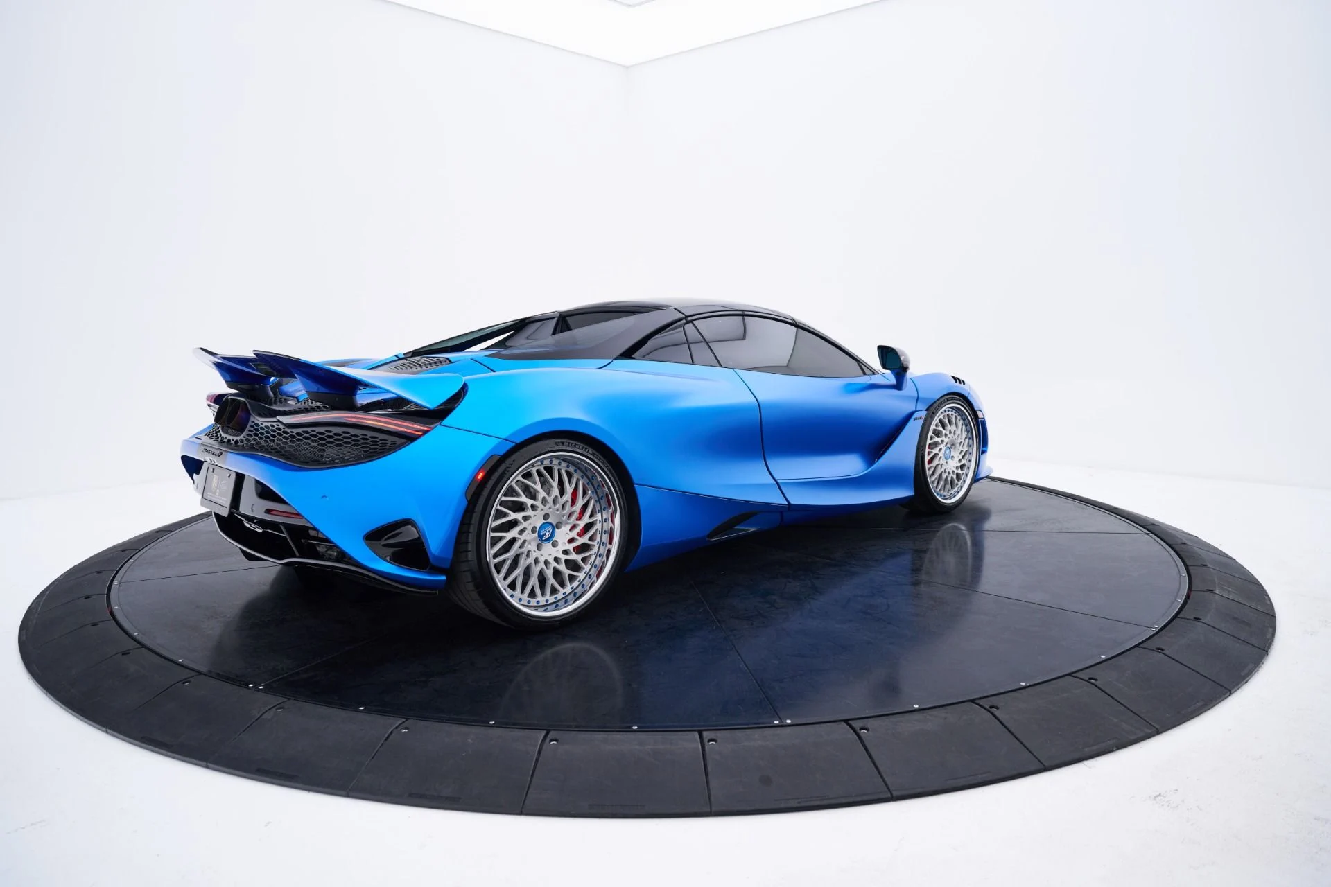 mph019_3048668929_Used_2024_Mc_Laren_750_S_1793147364_d36582f313