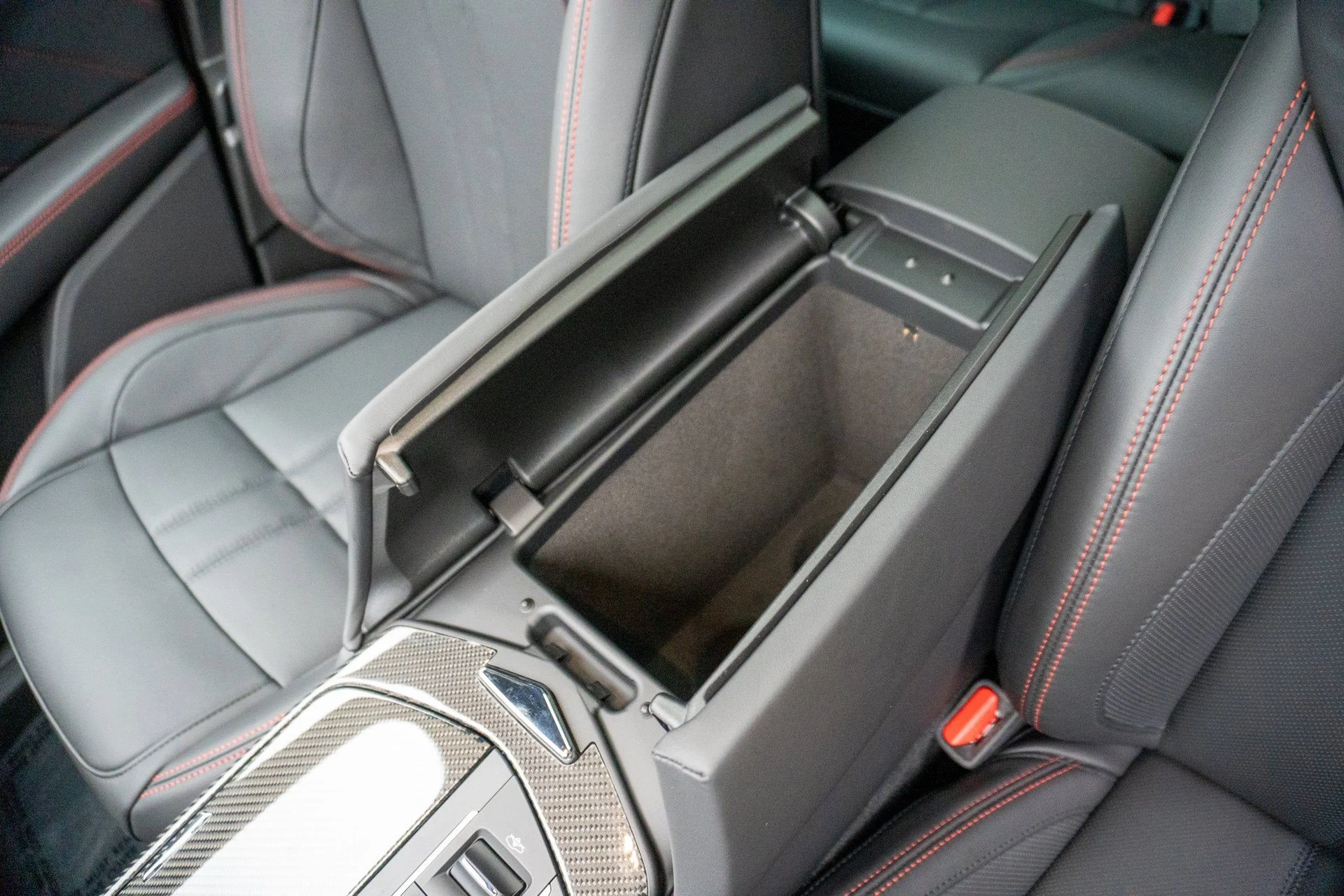 mph019_3050427320_42e620609acb48bfa880301b446aa04e_bd4887e856