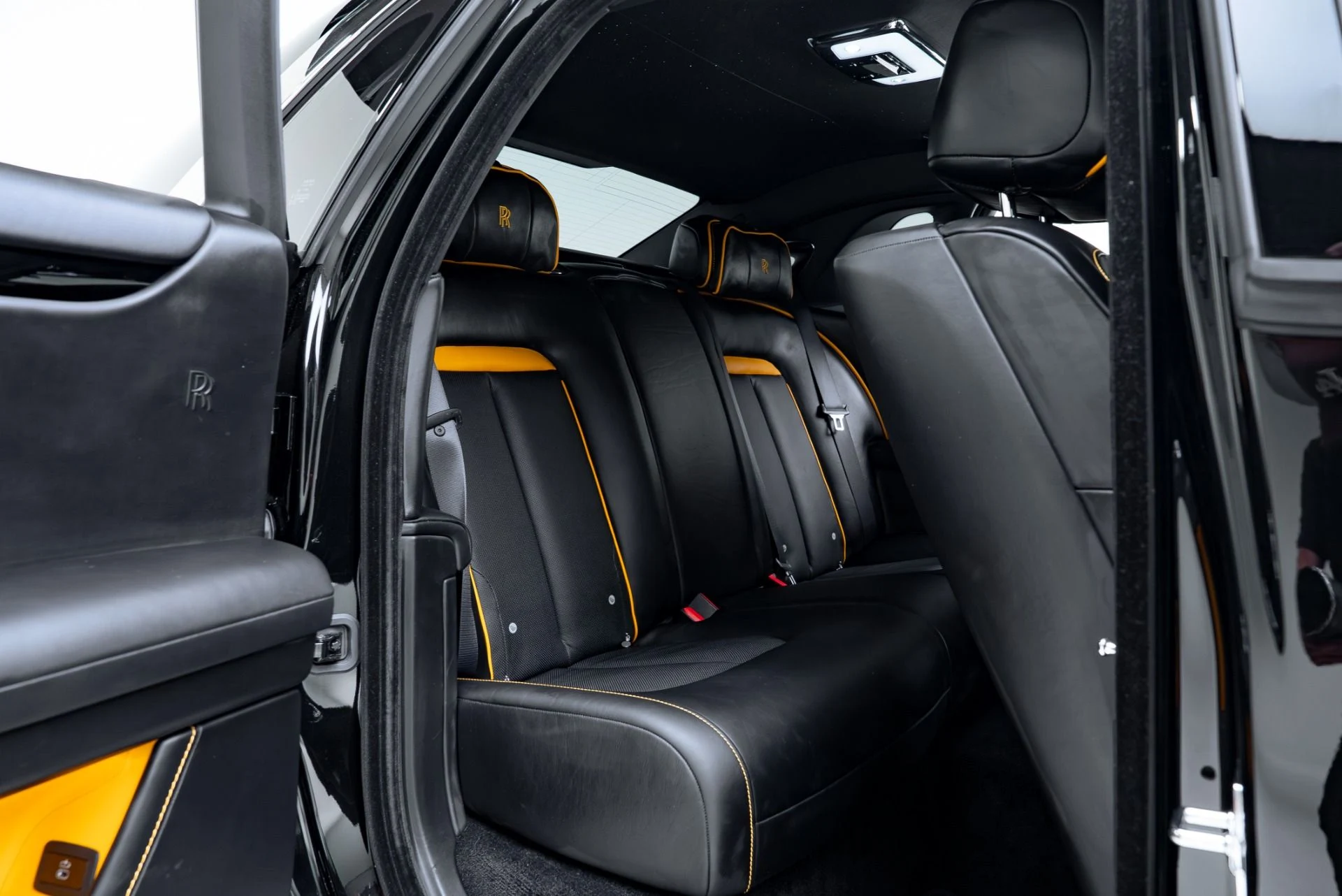 mph019_3072910699_Used_2022_Rolls_Royce_Ghost_1776983451_aee9275d9e