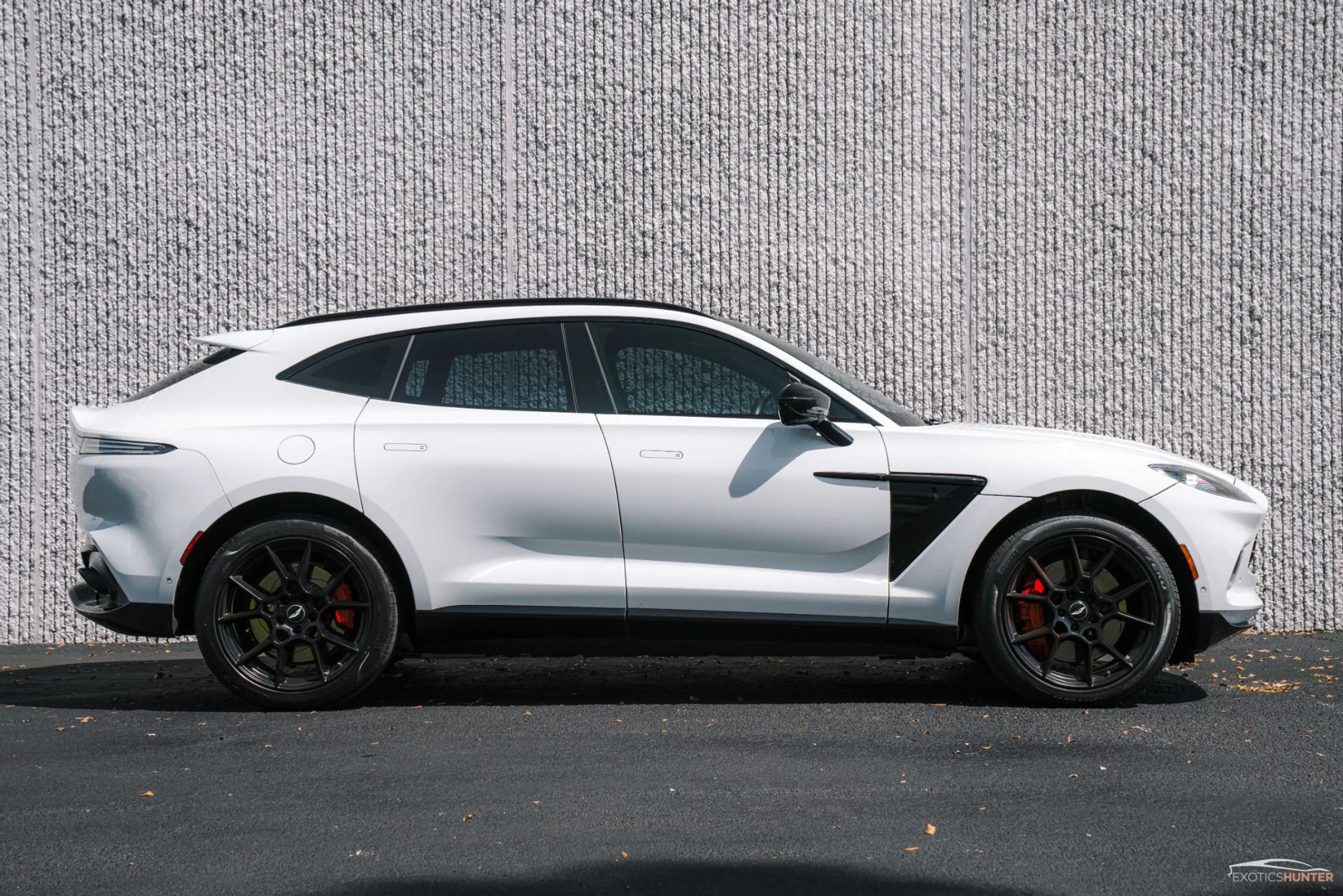 mph019_3075326010_Used_2021_Aston_Martin_DBX_225_K_MSRP_in_AML_Special_Paint_Black_Pack_DB_Elegance_Pack_1741980813_78e6263cb6