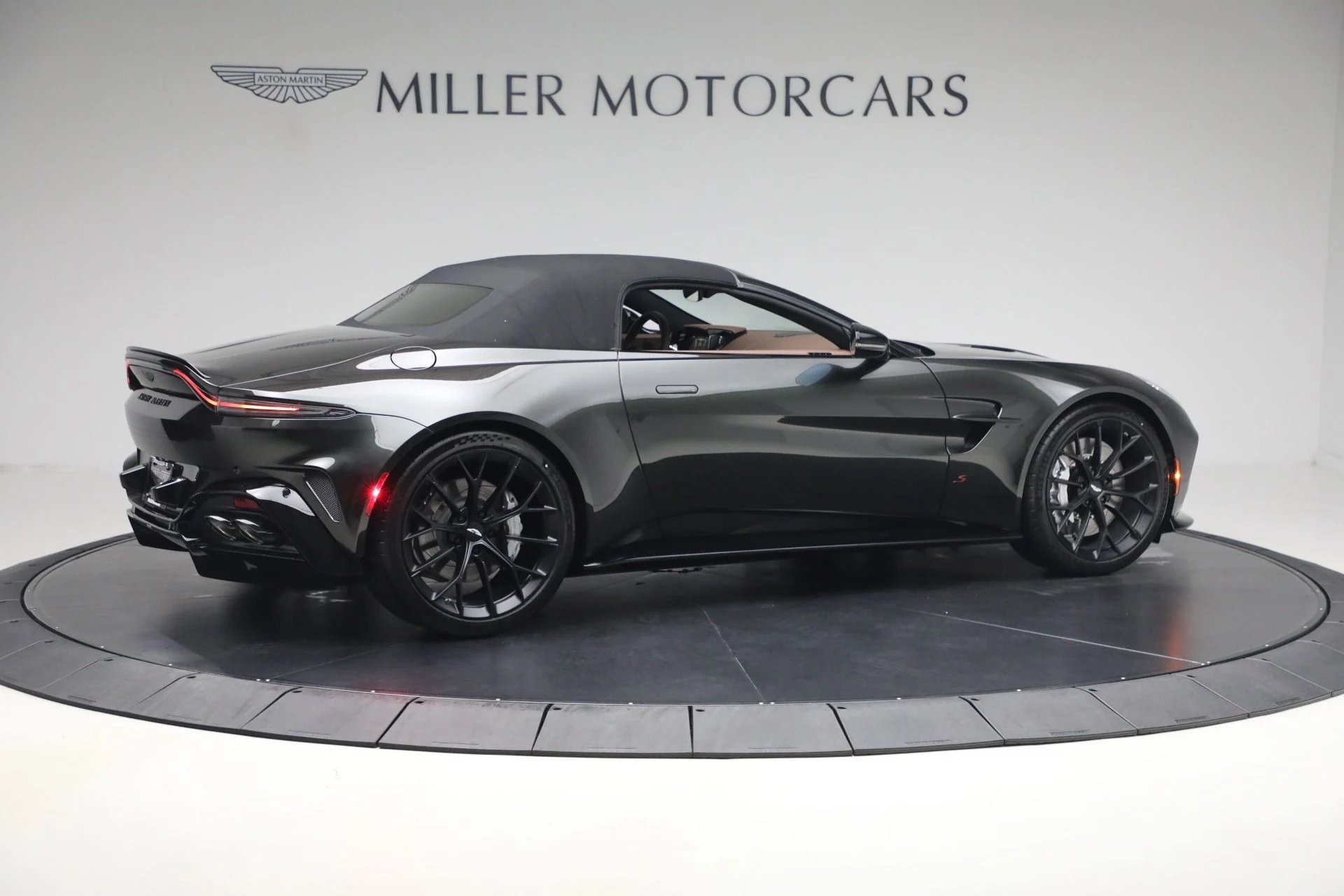 mph019_3075527350_New_2026_Aston_Martin_Vantage_S_Roadster_1787329518_574b0b727b