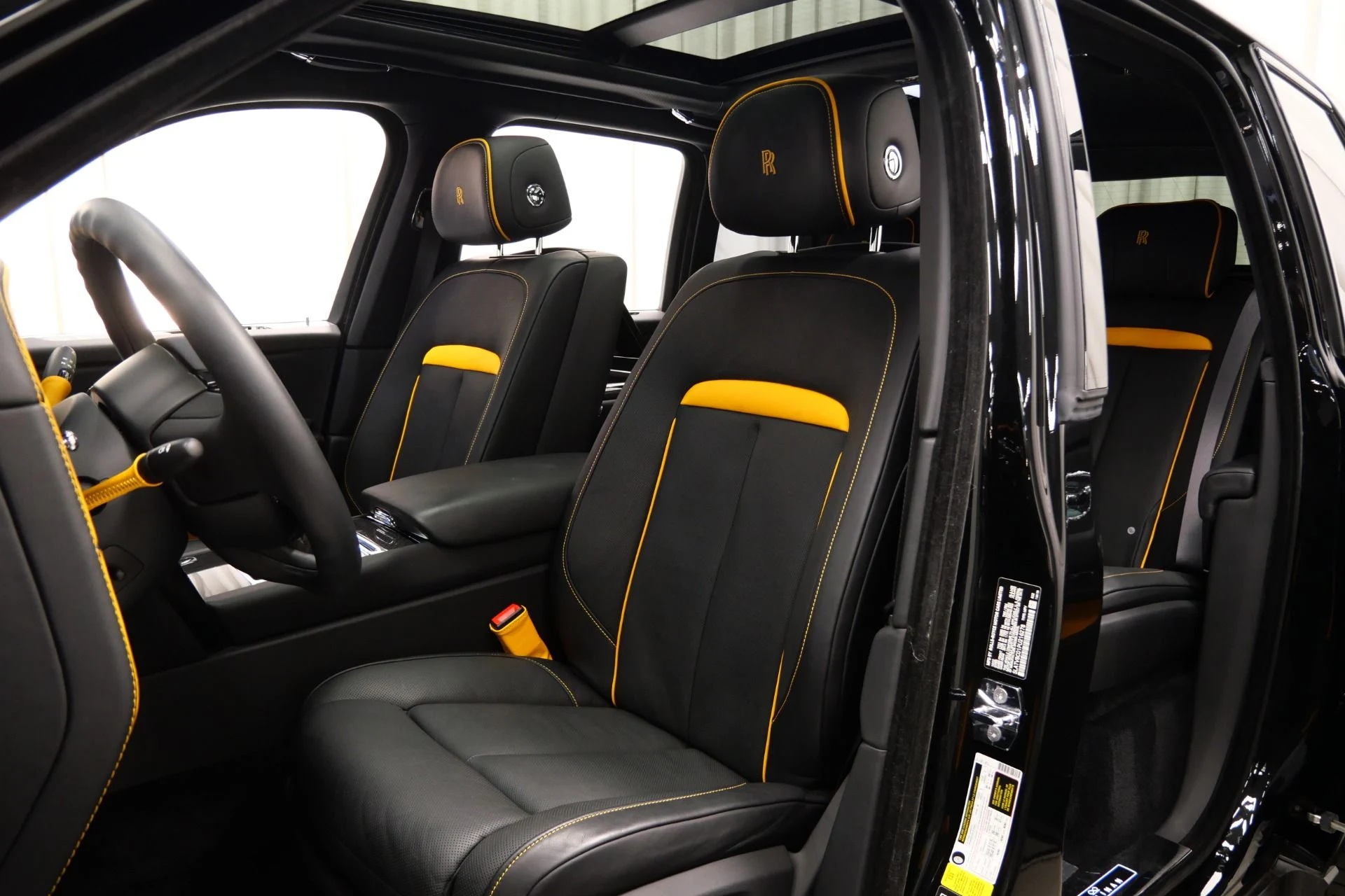 mph019_3078929240_Used_2023_Rolls_Royce_Cullinan_Black_Badge_Rear_Seat_Entertainment_Bespoke_Audio_Panoramic_Roof_1785878493_4d2472bb3f