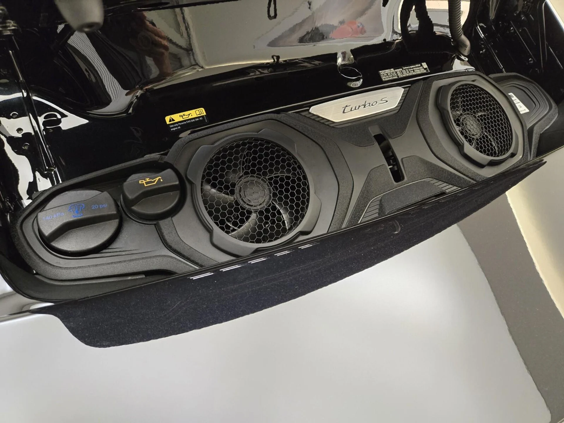 mph019_3087678686_Used_2023_Porsche_911_Turbo_1759820645_7e351971ab