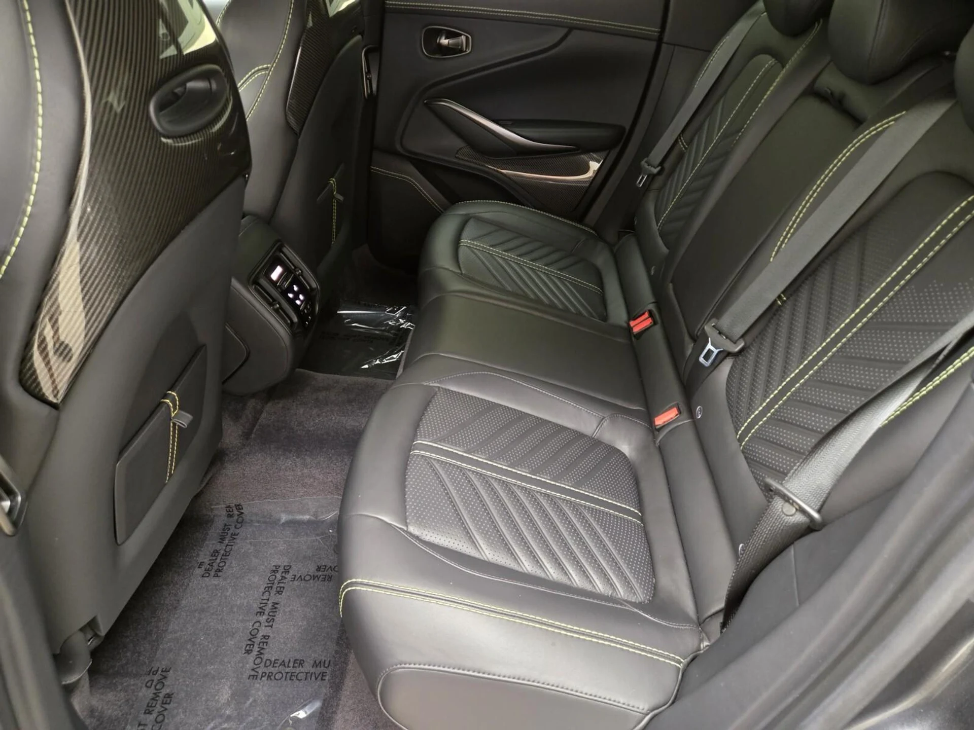 mph019_309901336_Used_2023_Aston_Martin_DBX_707_1758610629_f1f21bf966