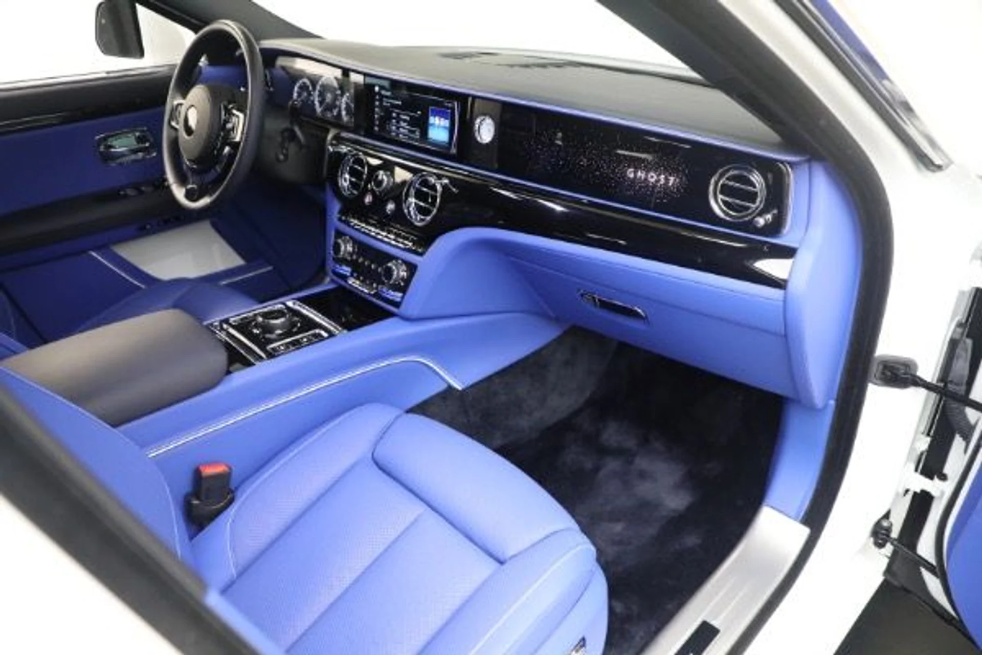 mph019_3106528566_Used_2022_Rolls_Royce_Ghost_5b7339c80c