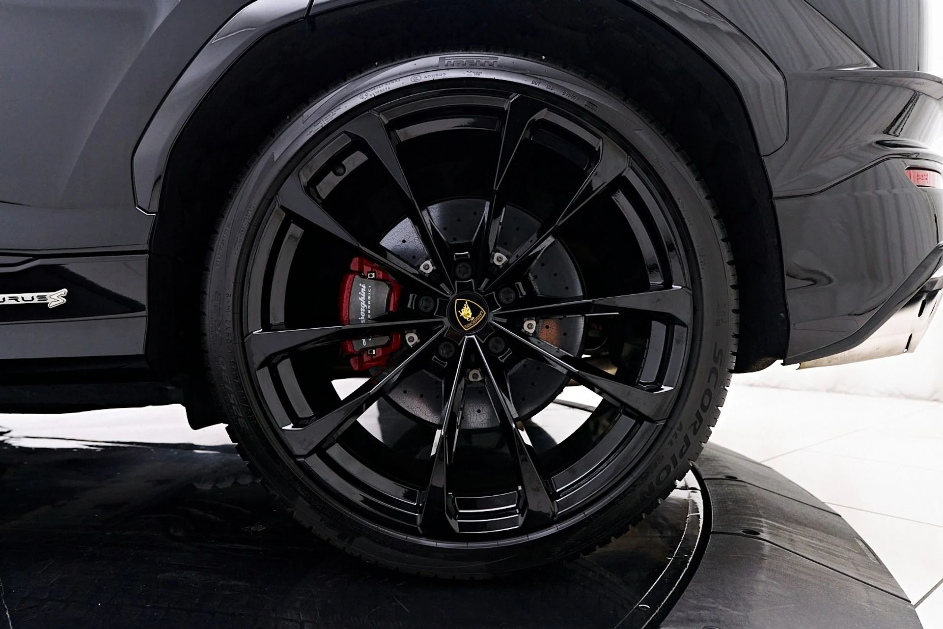 mph019_3107891691_Used_2024_Lamborghini_Urus_S_1745715610_ad354ab4fd