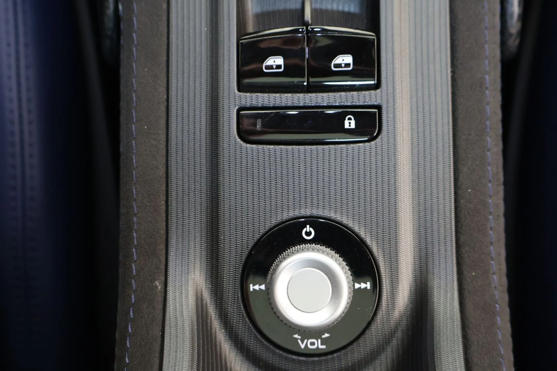 mph019_3110664571_20_c6cb51955d