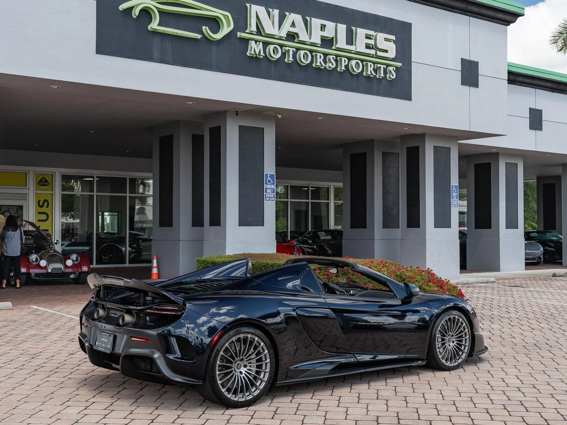 mph019_312889375_Used_2016_Mc_Laren_675_LT_1755029249_8e43987673