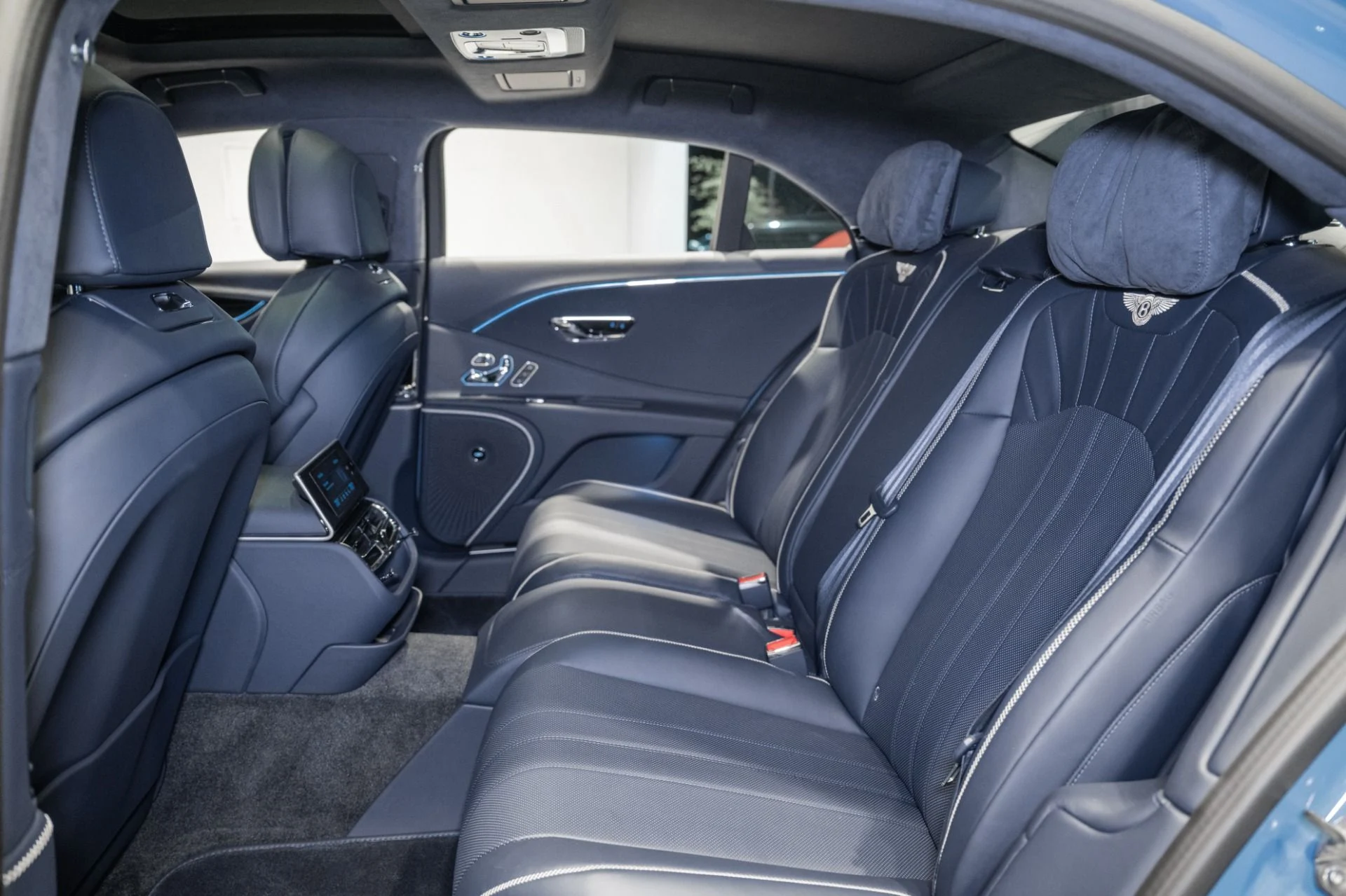 mph019_313211346_Used_2024_Bentley_Flying_Spur_Edition_8_1777999219_eadf683d40
