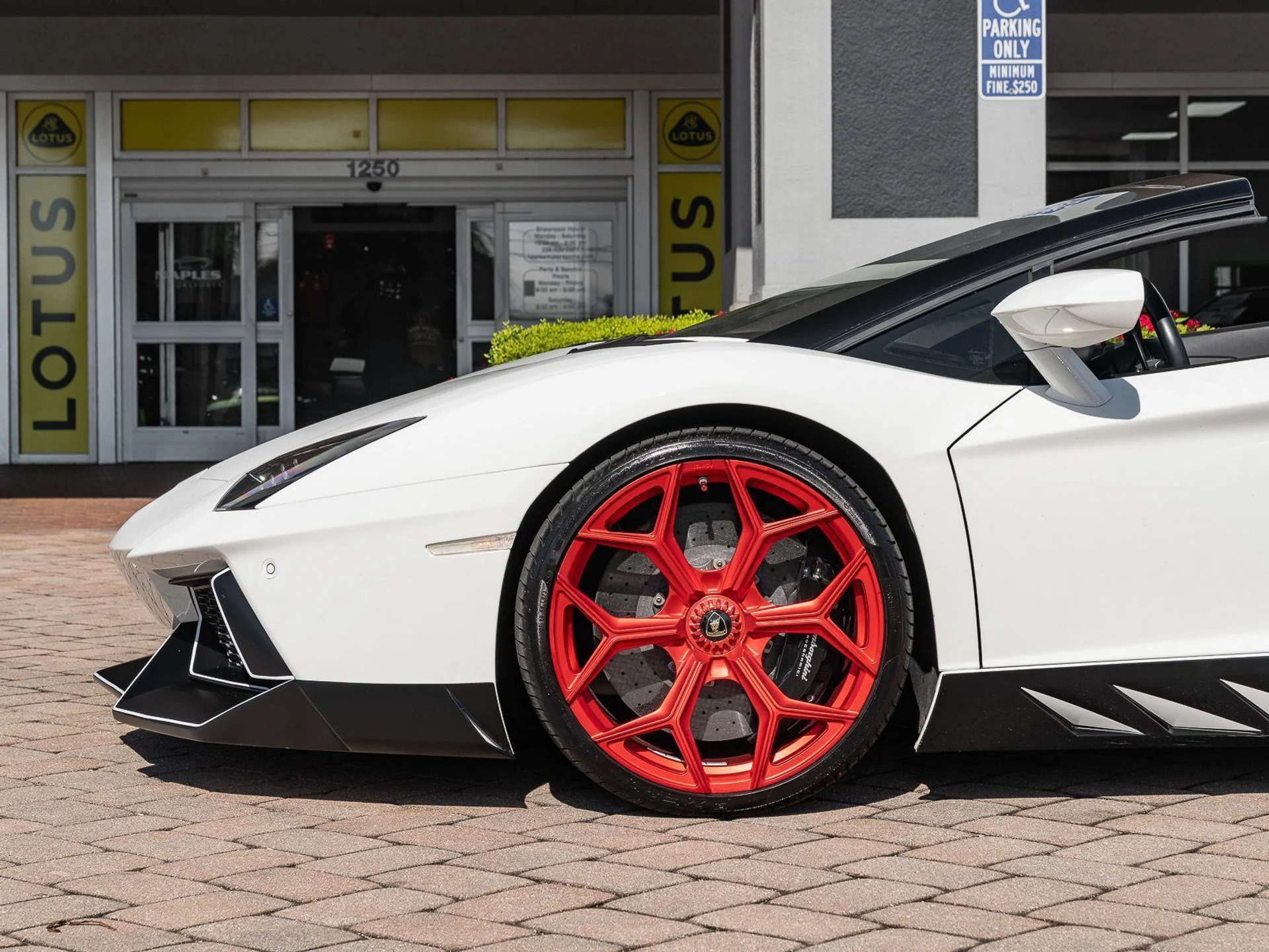 mph019_3140099202_Used_2016_Lamborghini_Aventador_LP_700_4_1777082797_43e1857a51