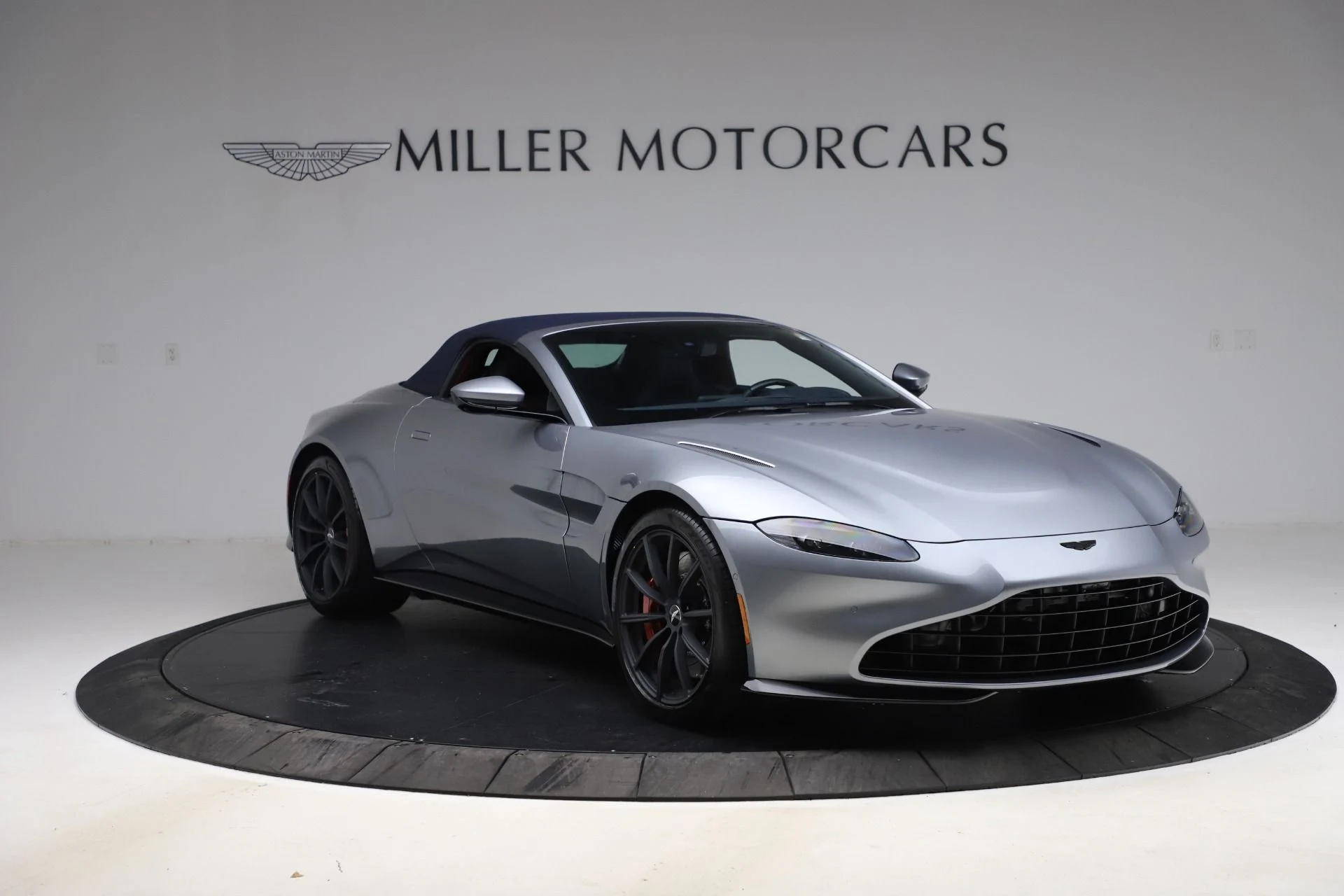 mph019_3147693439_Used_2021_Aston_Martin_Vantage_Roadster_1610739854_c31bee2c0b