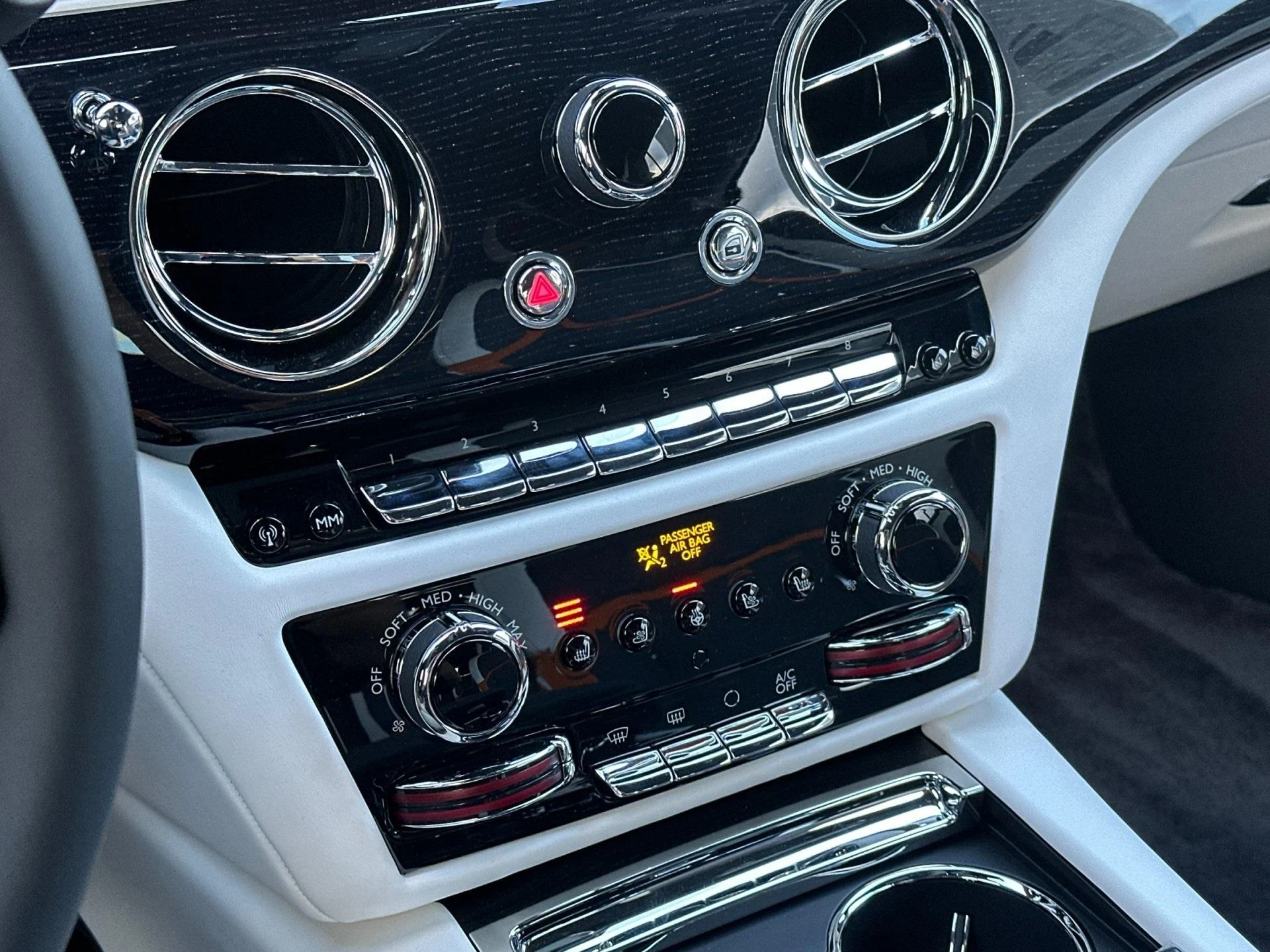 mph019_3154715983_New_2026_Rolls_Royce_Spectre_1763565091_a2b330c405