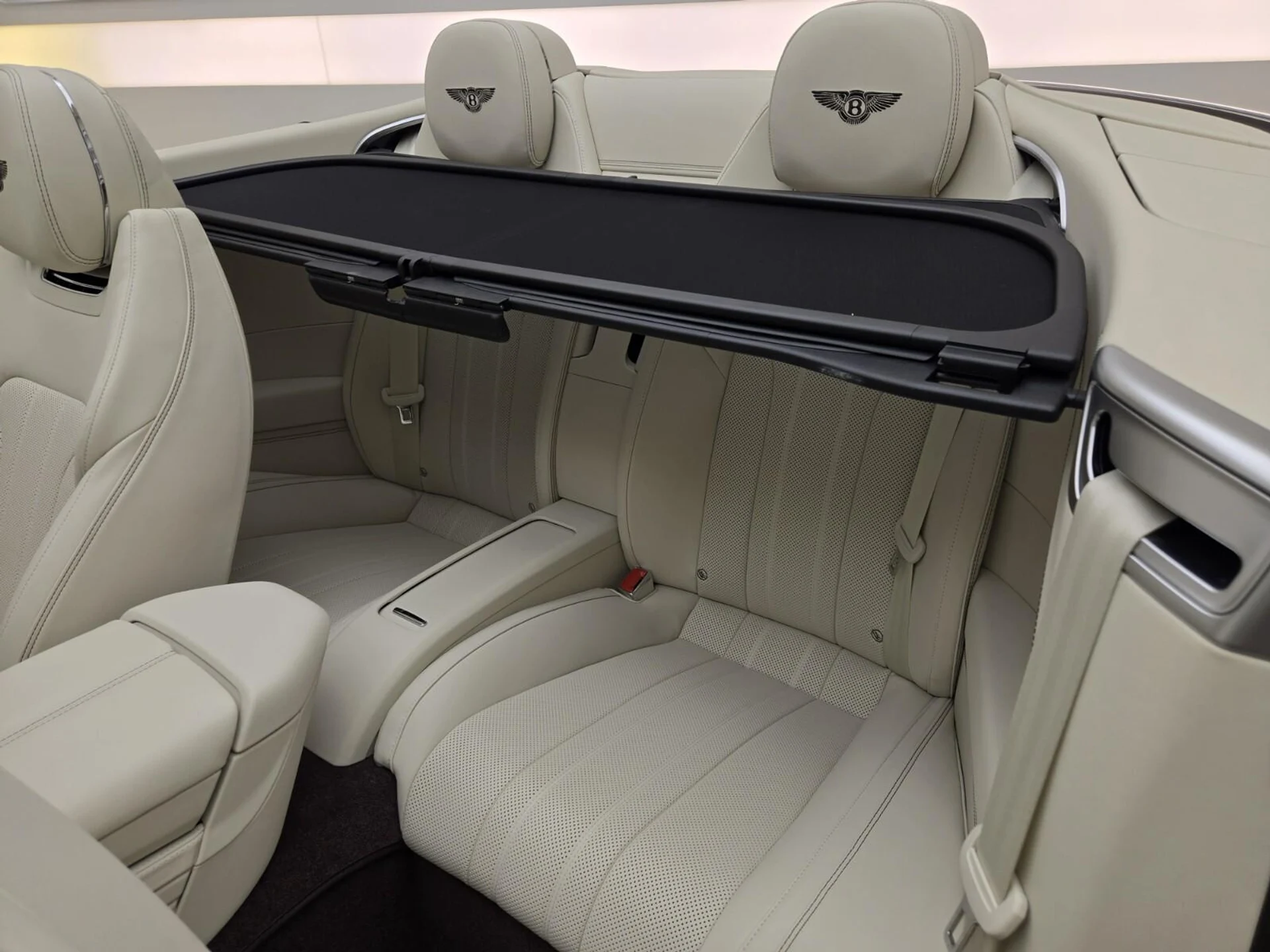 mph019_3158006368_Used_2023_Bentley_Continental_GTC_V8_1761030108_58c7d06946