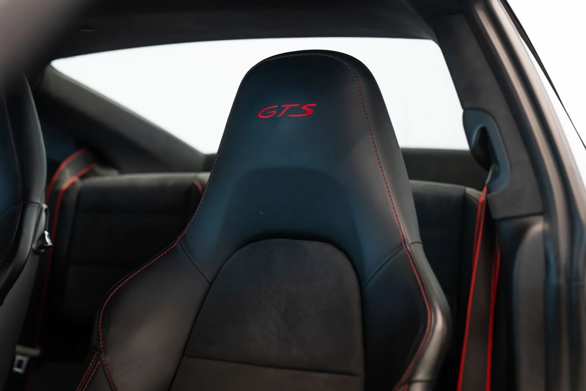 mph019_3161073061_porsche_911_carrera_2016_jpg_v_1762784075_02e941335b