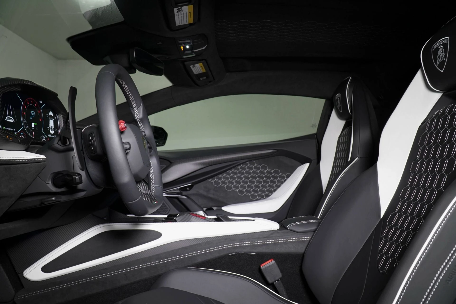 mph019_3164949286_New_2026_Lamborghini_Revuelto_1776293855_a1c26d3cb9