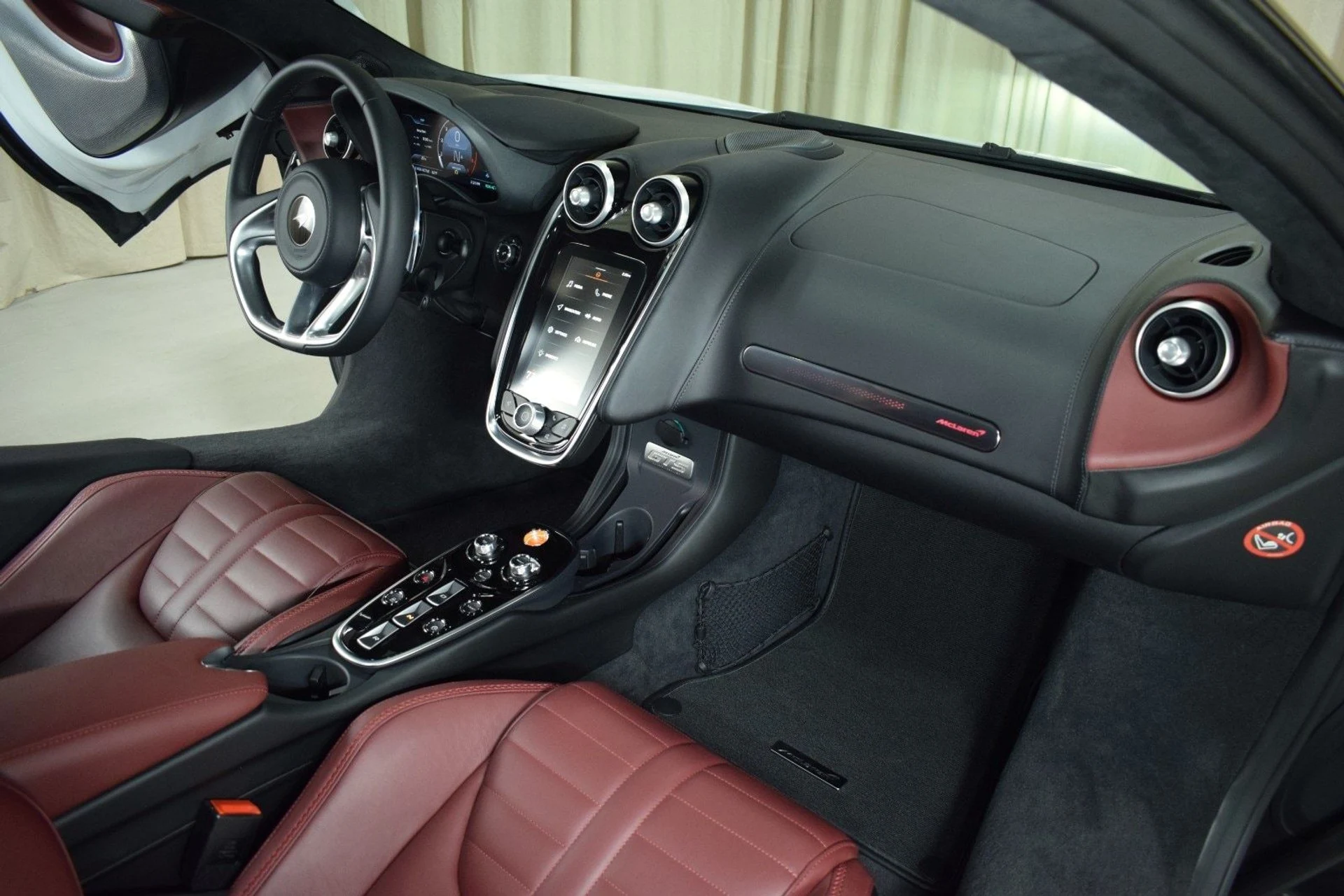 mph019_3167597355_56f8f29ed00086b03bd2e19db4a39443x_ec3ae2b22a