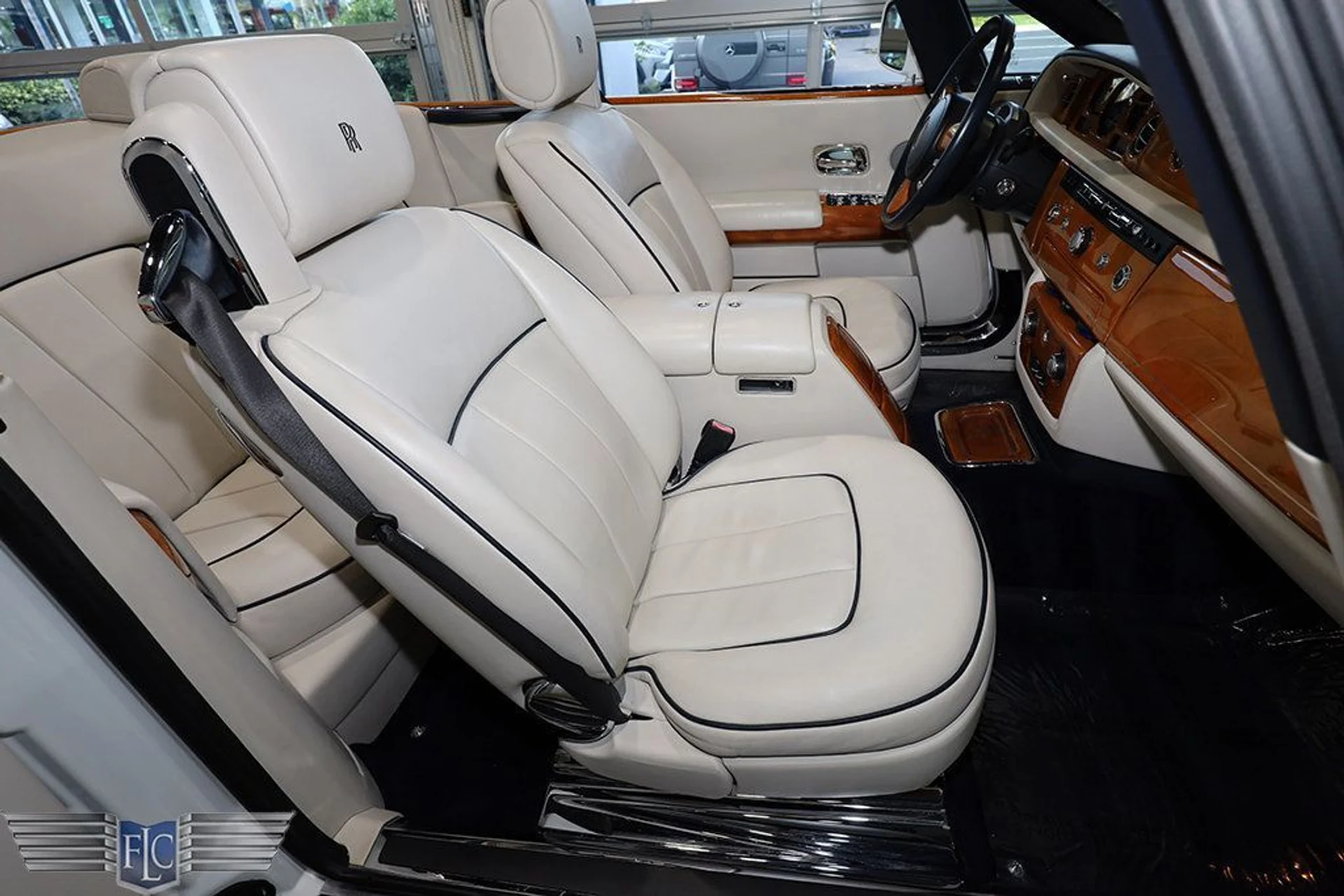 mph019_3173938454_used_2014_rolls_royce_phantom_drophead_coupe_9689_22941725_20_1024_eaa9b37927