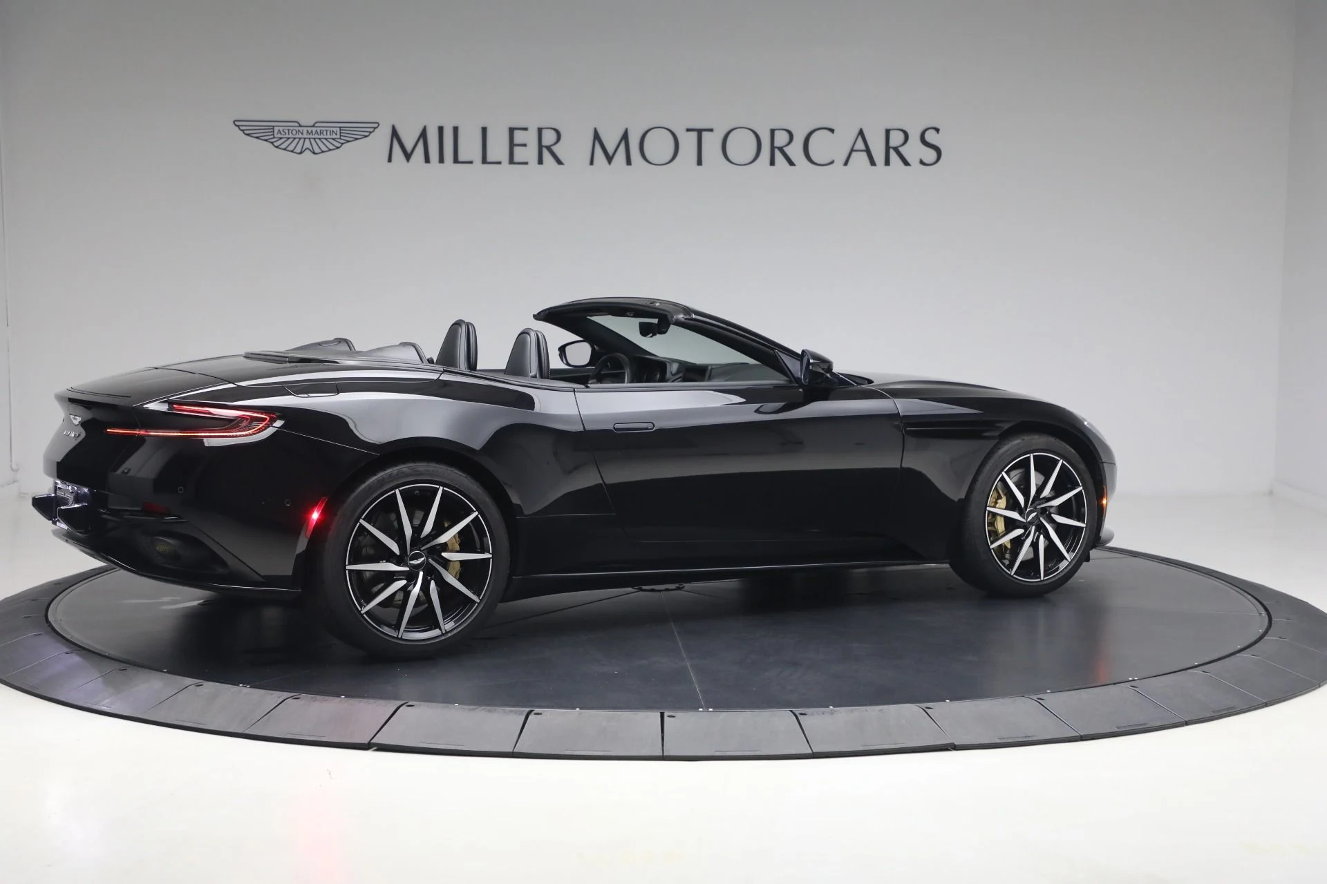 mph019_3176450558_Used_2020_Aston_Martin_DB_11_Volante_1780502553_757824e5d6