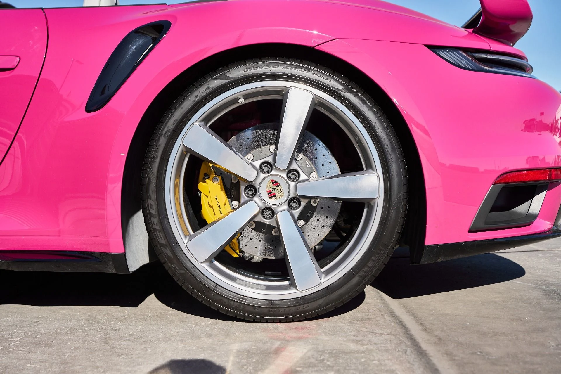 mph019_3179016314_Used_2023_Porsche_911_Turbo_1762568129_f9307e48bb