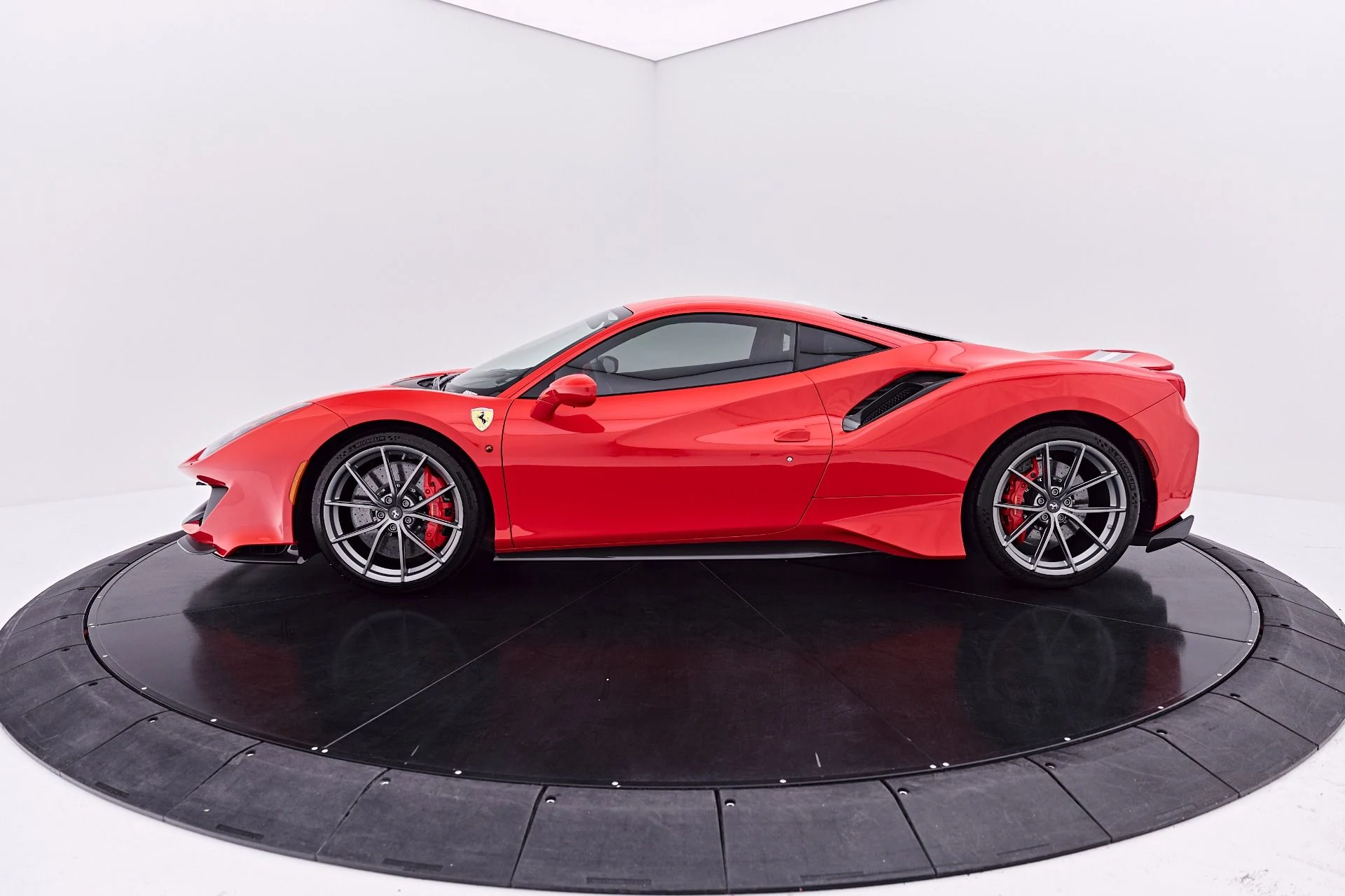 mph019_3180492737_Used_2020_Ferrari_488_Pista_Base_1785808779_60bfdcd352
