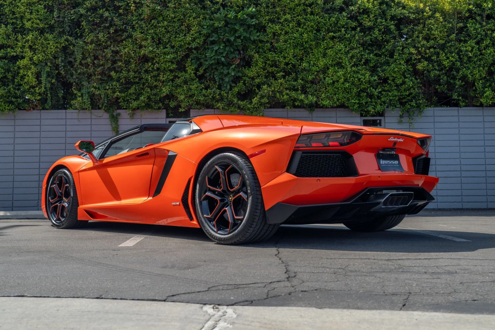 mph019_3181883385_Used_2014_Lamborghini_Aventador_LP_700_4_1759878623_aeae4f1b2b
