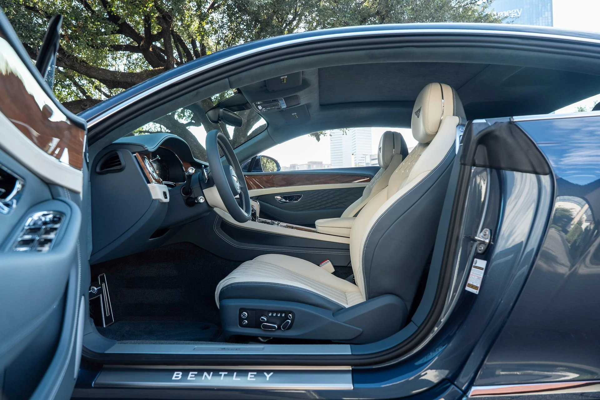 mph019_3190620262_458241674_68f1cea1e713d56106ff1d09_041ff9d3a3