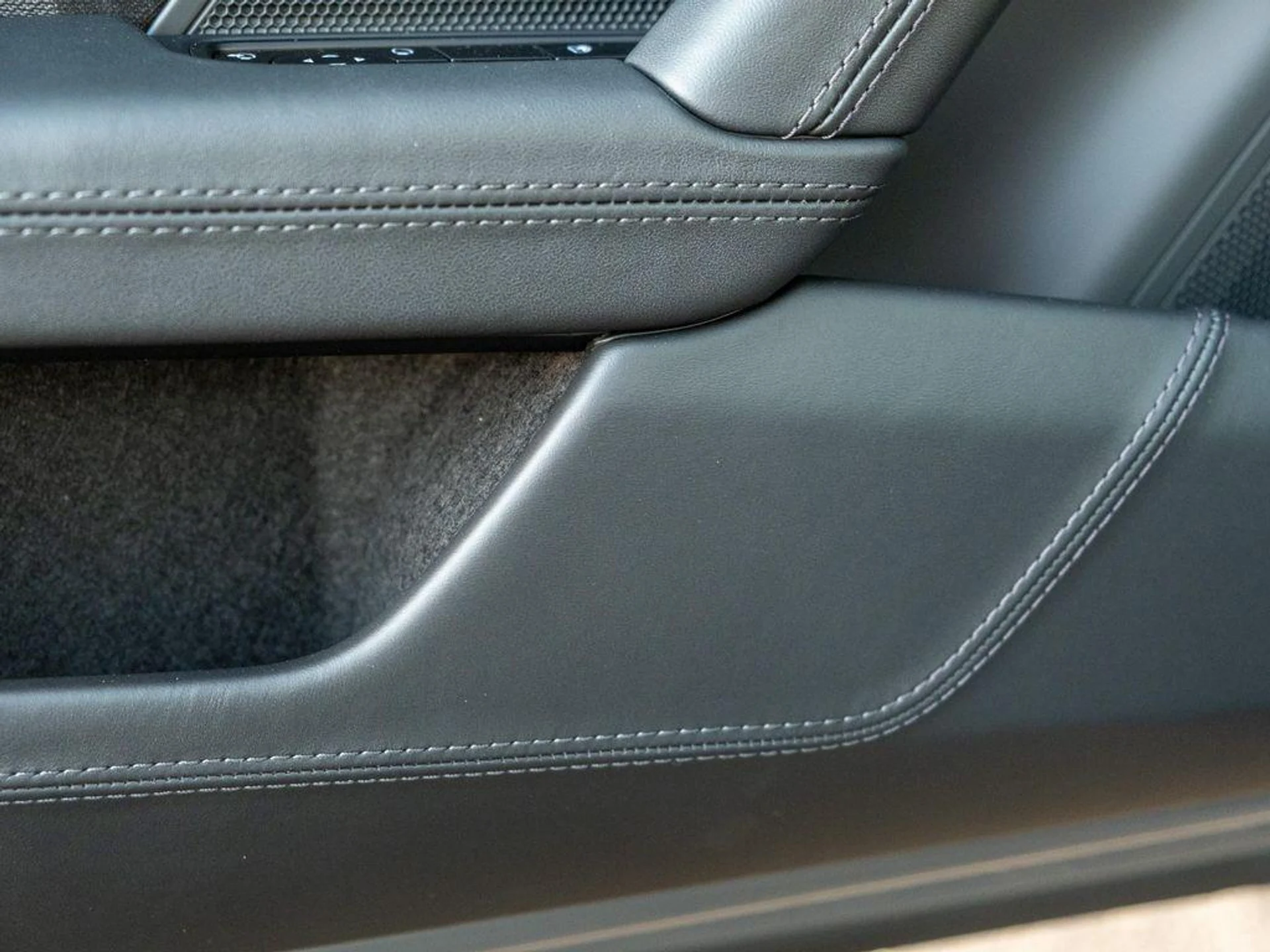 mph019_3190635784_ltw_Oikq0xwmfabldx_Q_Yui_YG_Sn_U_8979c561d8