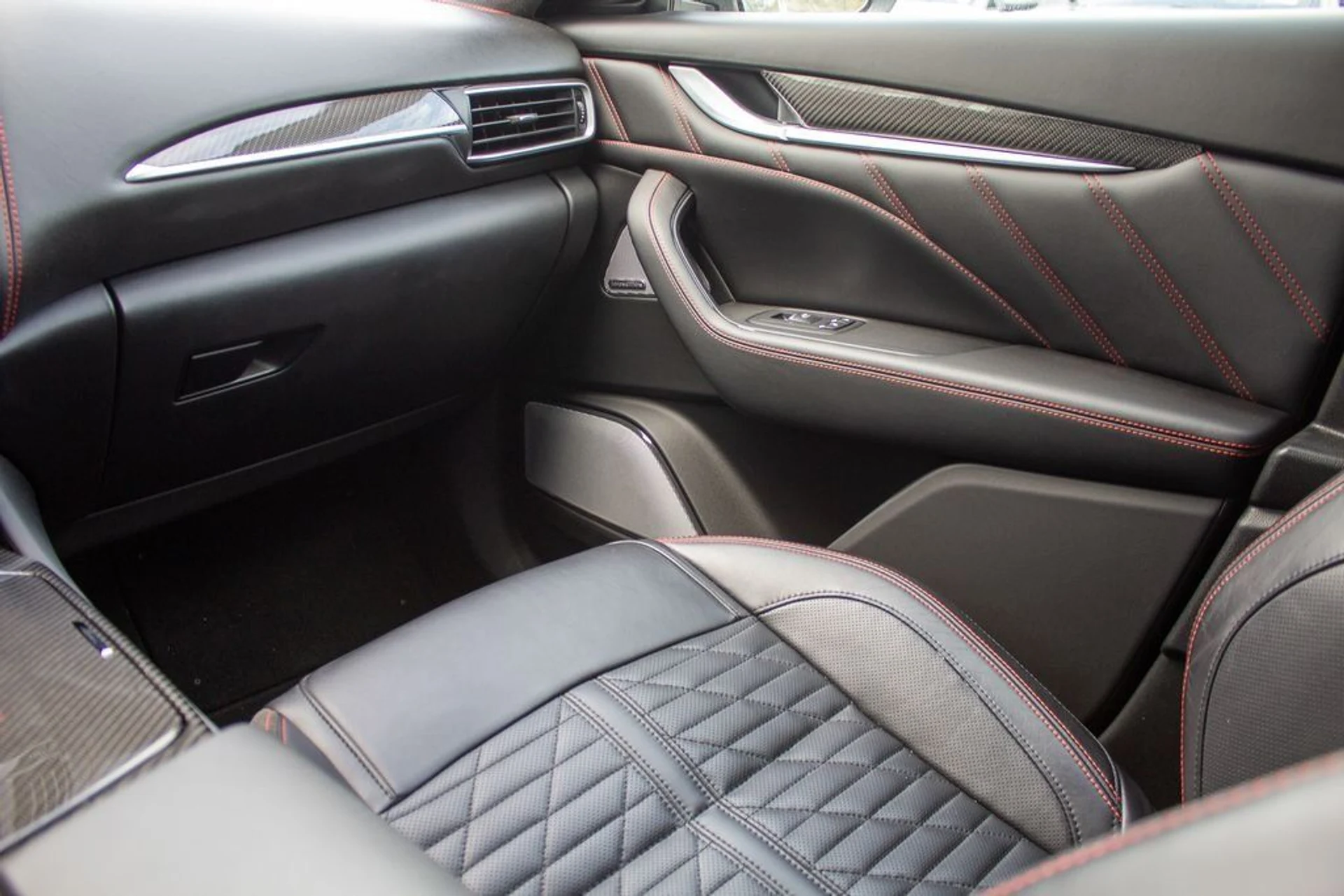 mph019_3196711618_4c3e4119bd702e1b747166fd27925e42_e6231de1a1