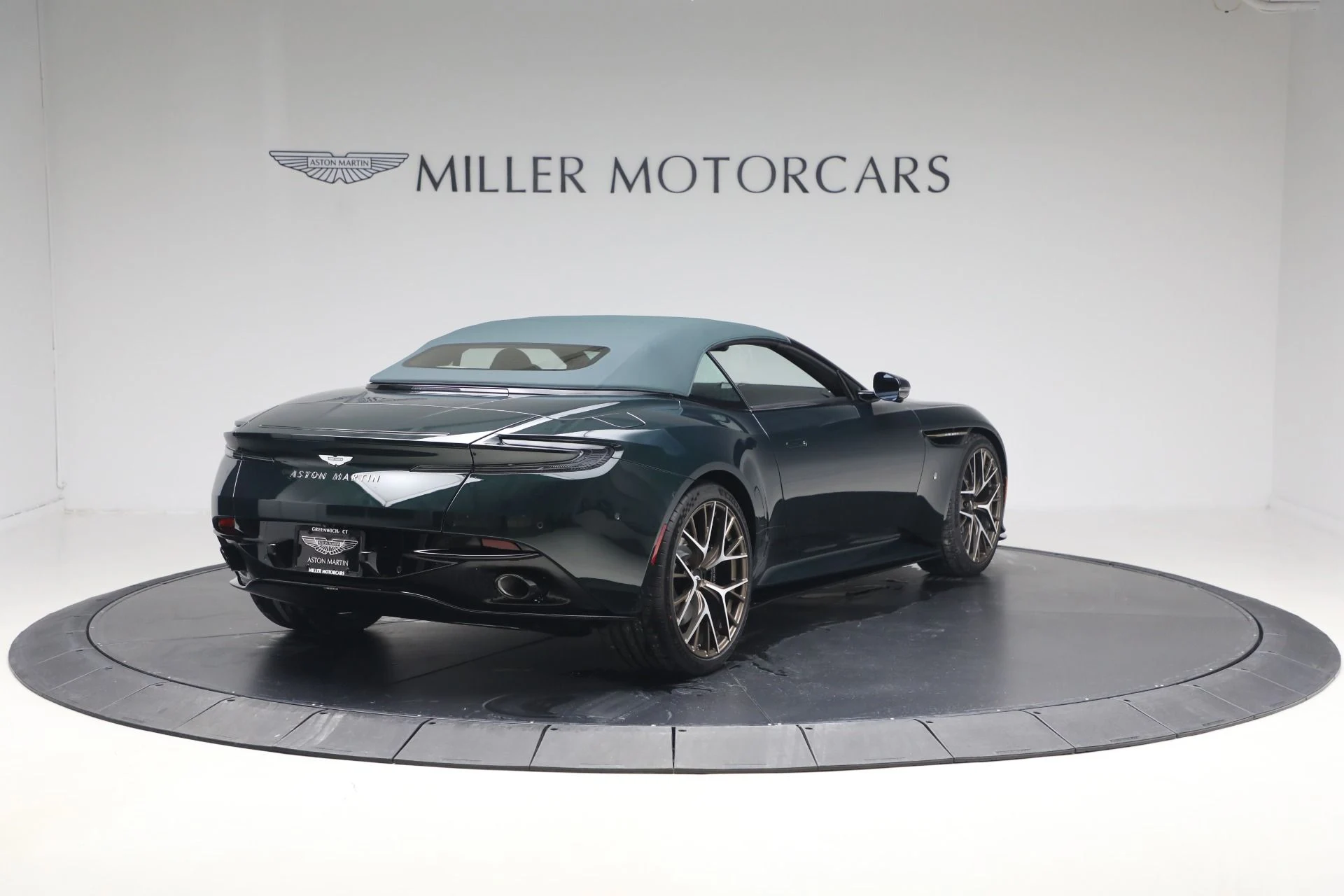 mph019_3199175538_New_2026_Aston_Martin_DB_12_Volante_1769621875_7131d88169