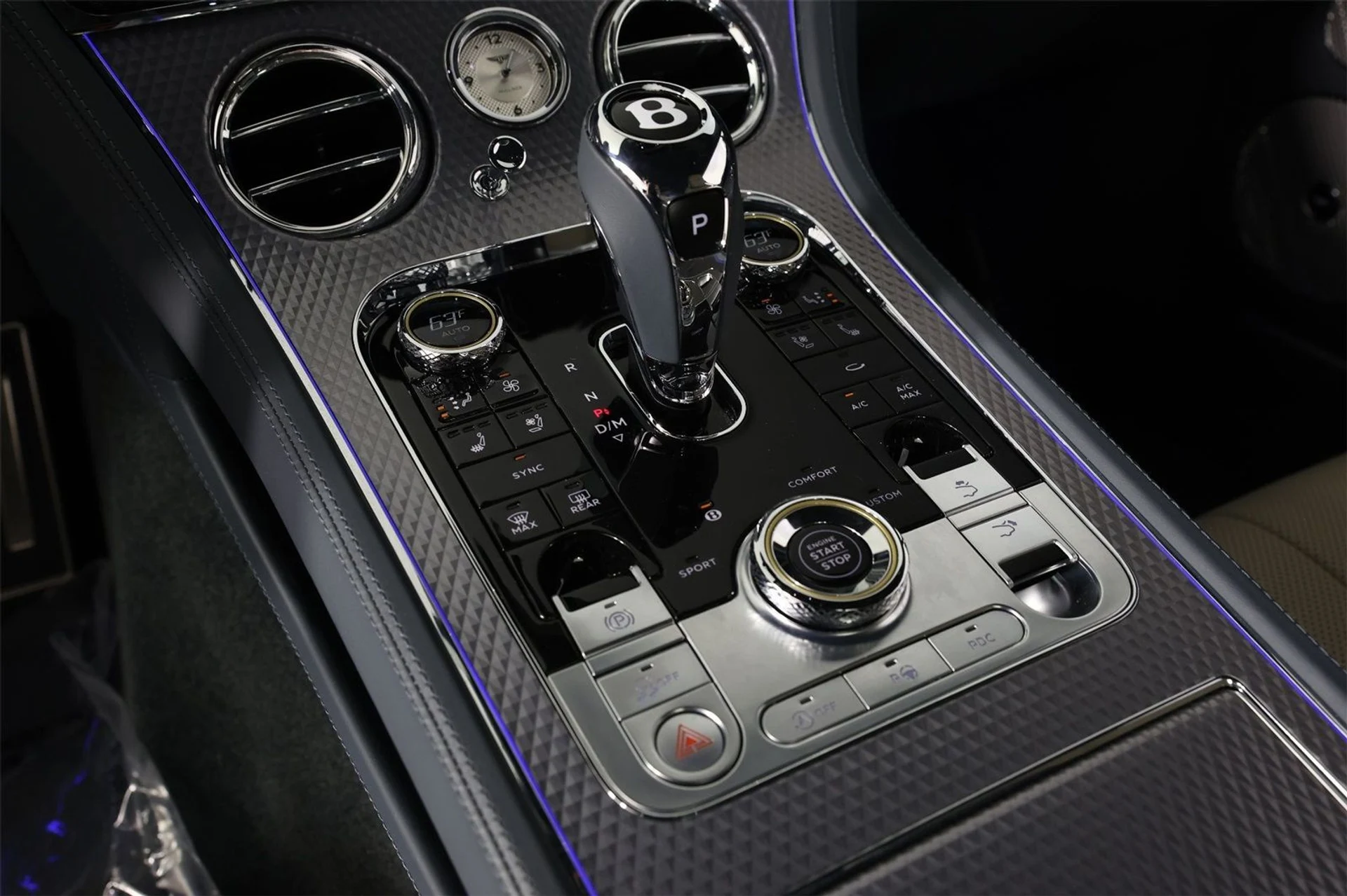 mph019_3204069684_4fd1920904981d8d61a63adcbf9b28ff_cee9b95e8d