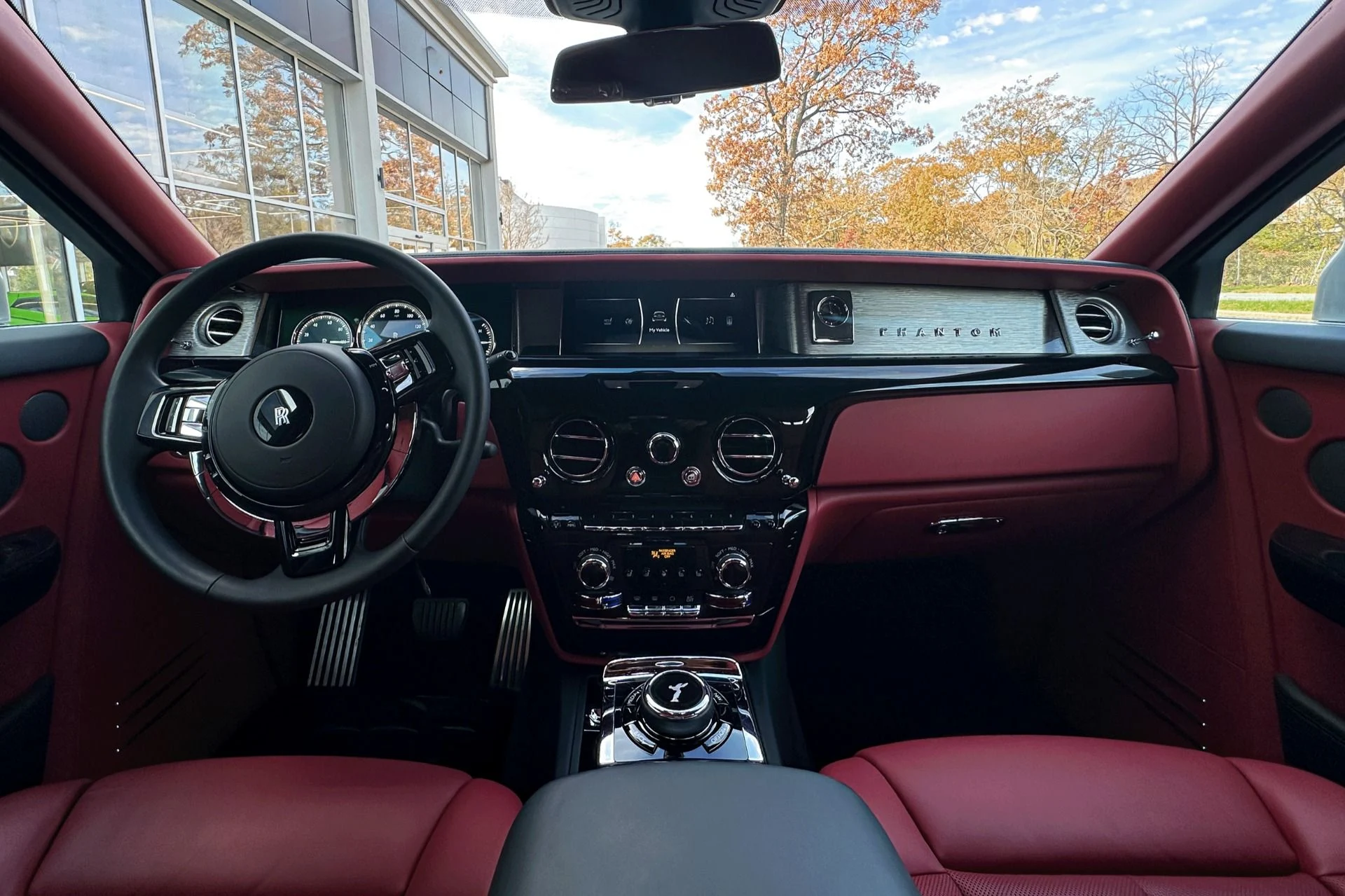 mph019_3208151164_Used_2022_Rolls_Royce_Phantom_EWB_1762892452_fa2ed5904e