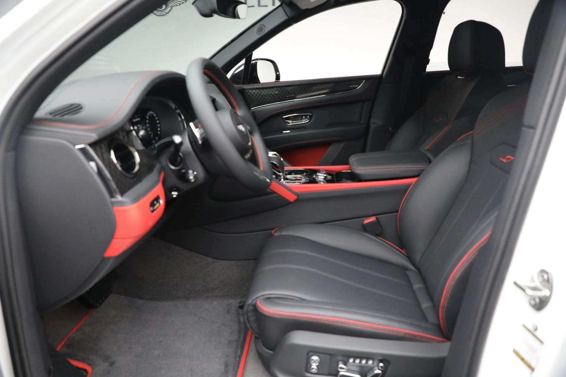 mph019_3208981416_New_2025_Bentley_Bentayga_S_Black_Edition_e7d4162ef4