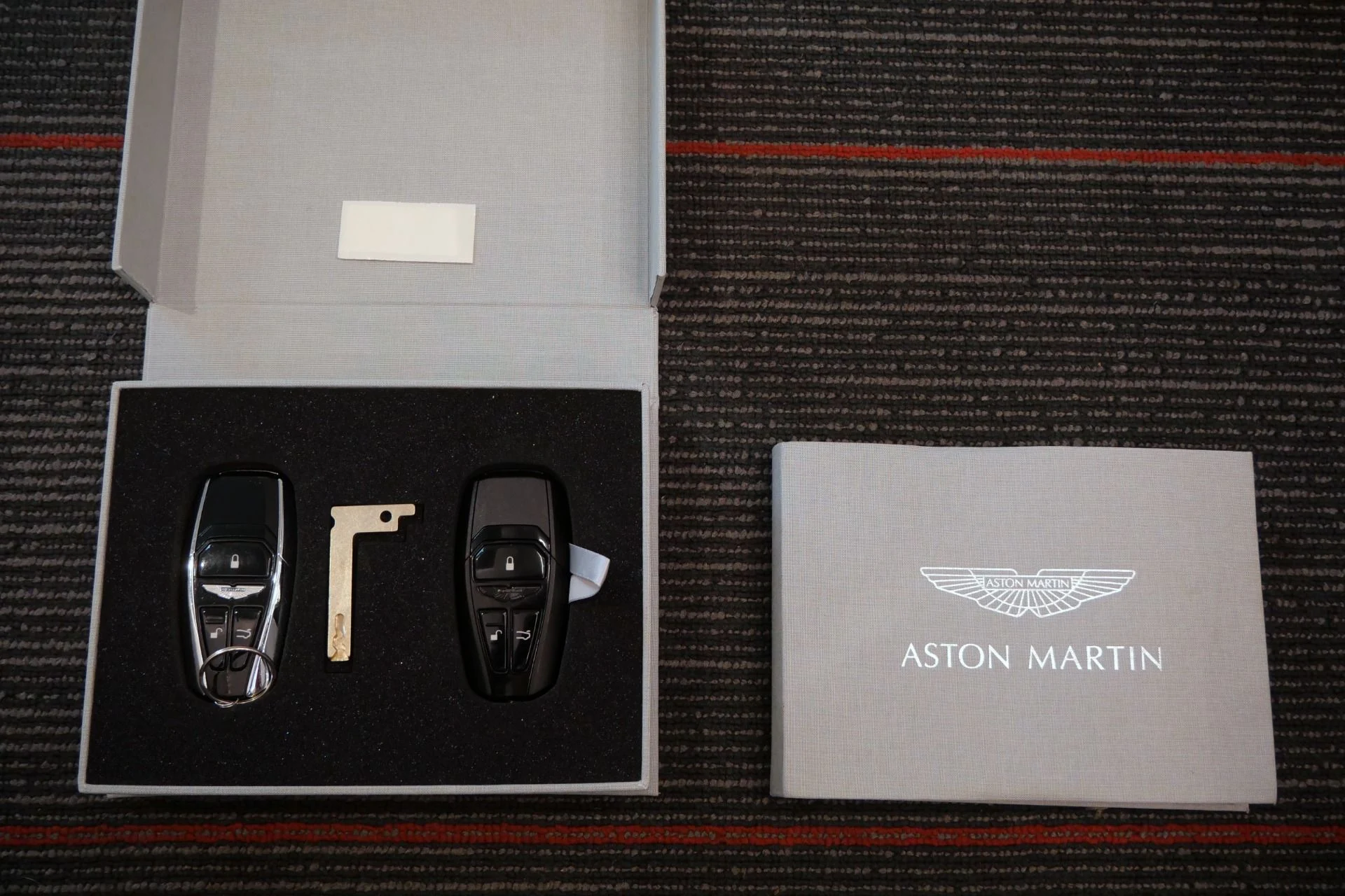 mph019_3209454834_Used_2021_Aston_Martin_DB_11_Volante_1760108226_8cc5a859c7