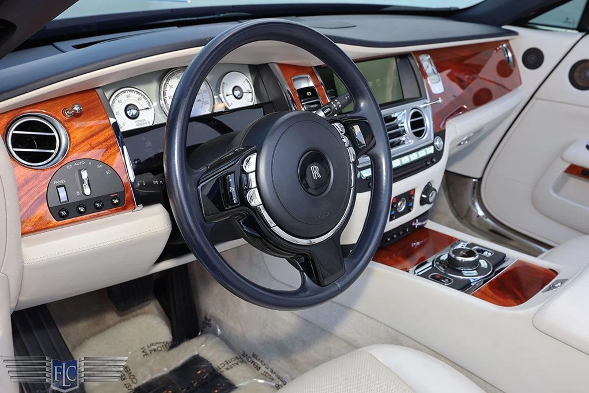 mph019_3211808916_used_2016_rolls_royce_dawn_2drconvertible_6305_22995256_20_1024_ffa3444b4b