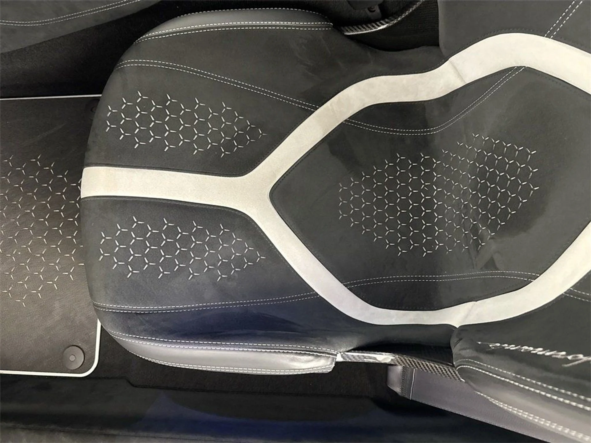 mph019_3224918433_61074a38066b5fd08fbfde287024a8eb_1c358e3a1d