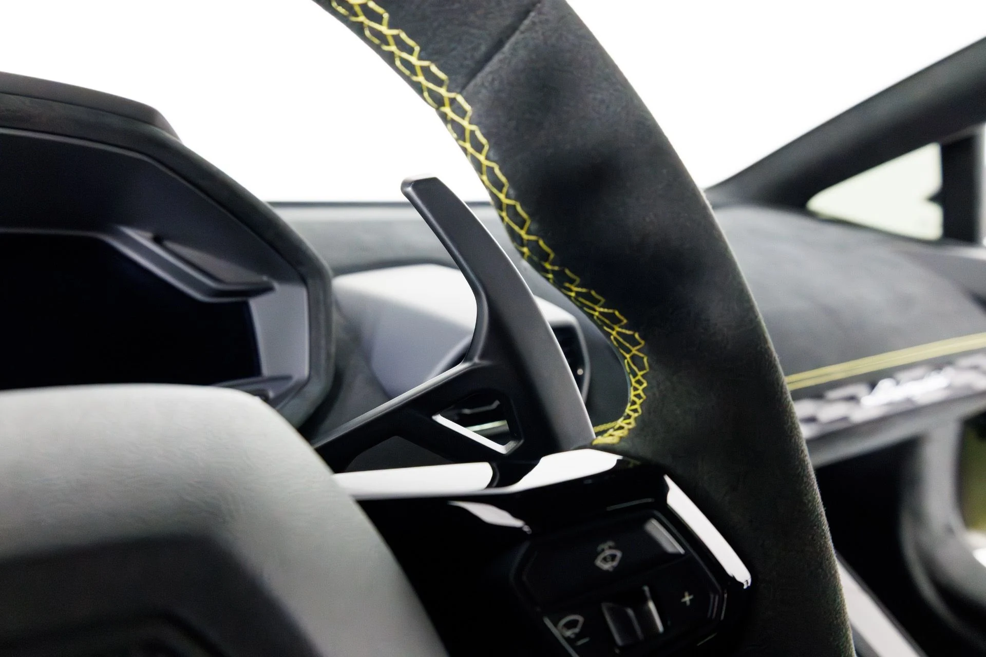 mph019_3228508632_Used_2022_Lamborghini_Huracan_STO_1770056099_28d0cc172e