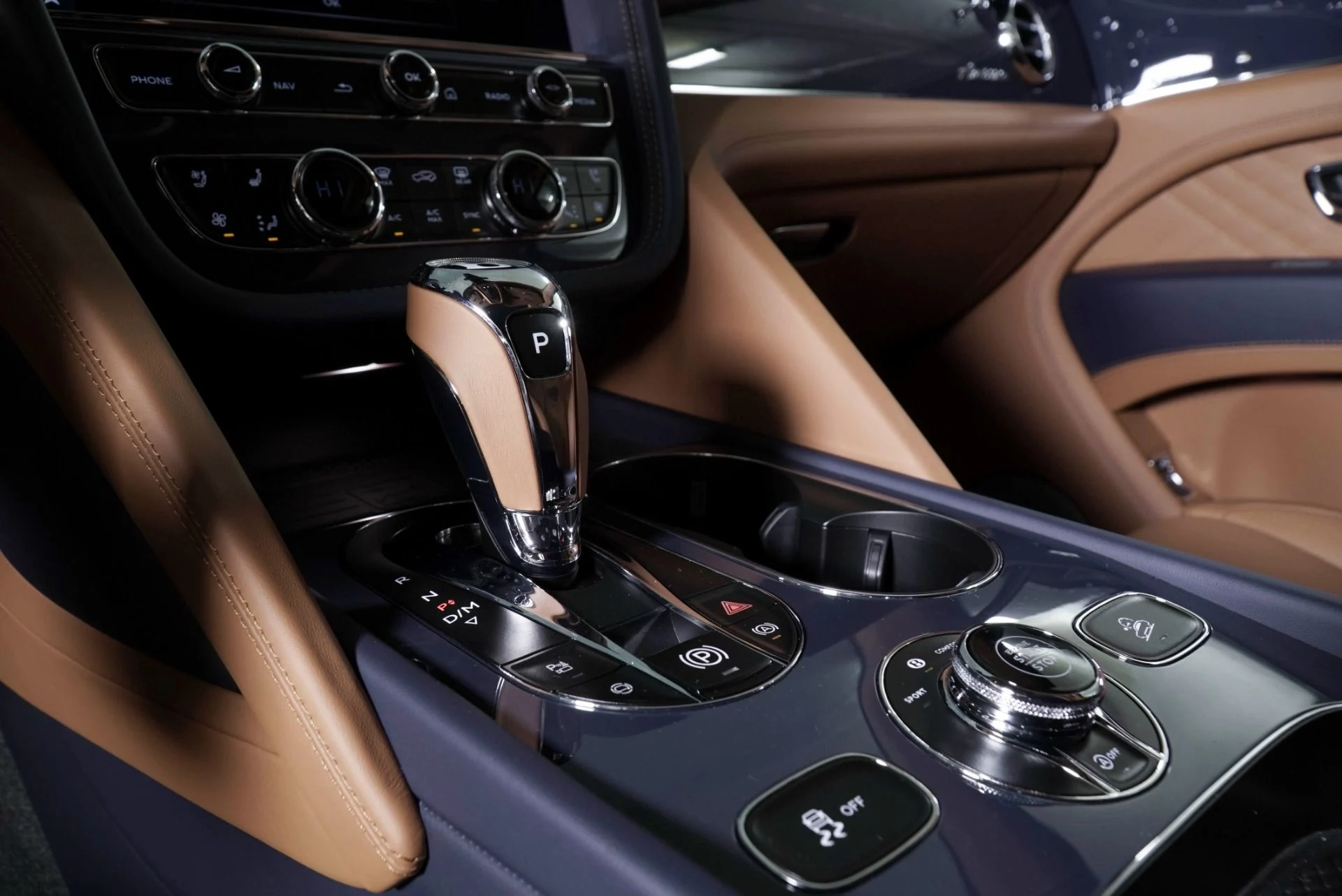 mph019_3243330073_New_2025_Bentley_Bentayga_Azure_1765905550_0170b9f7ee