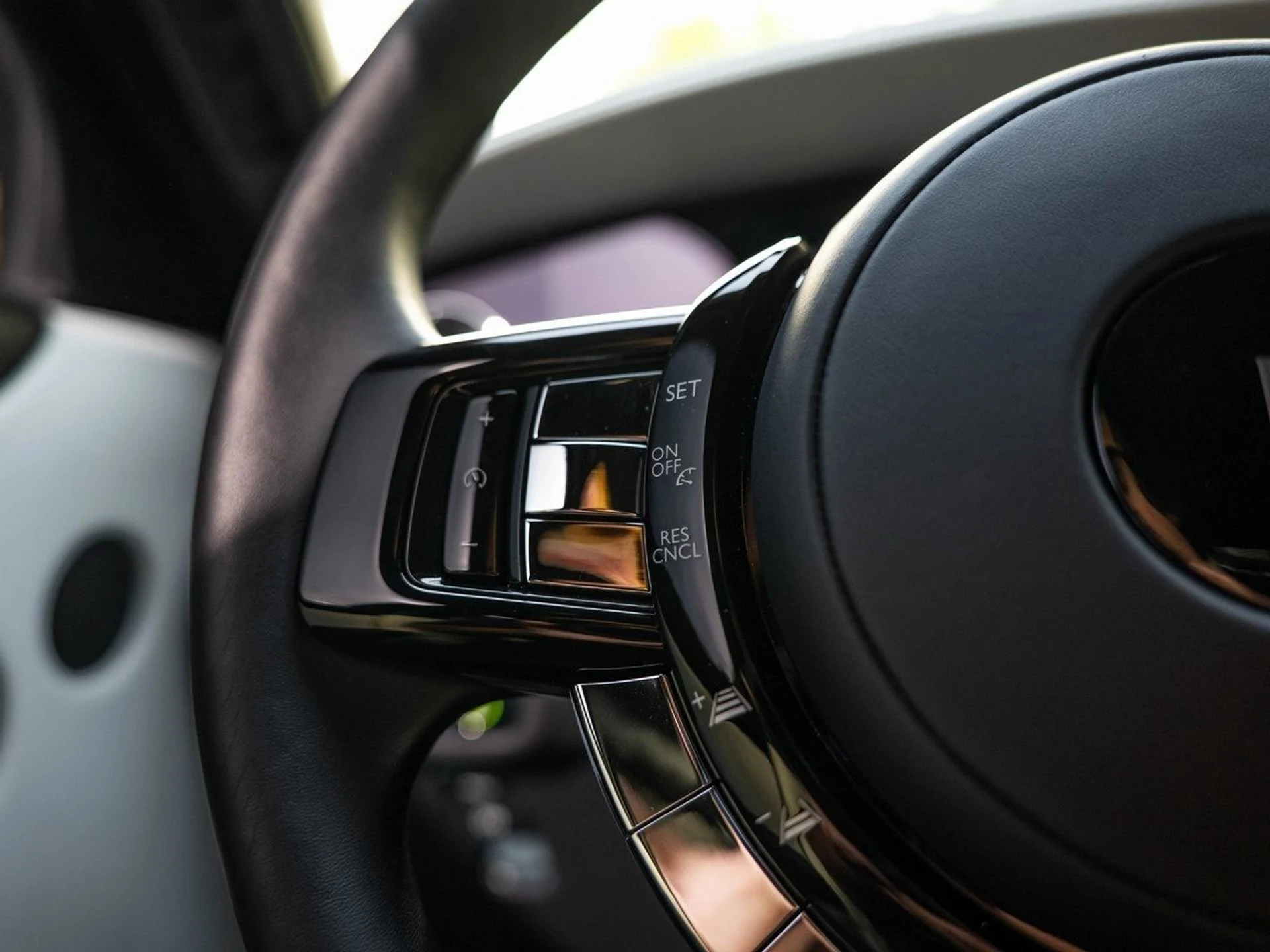 mph019_3243830119_15ac556273fb1c871750379168dc70cex_b5aa3e608a